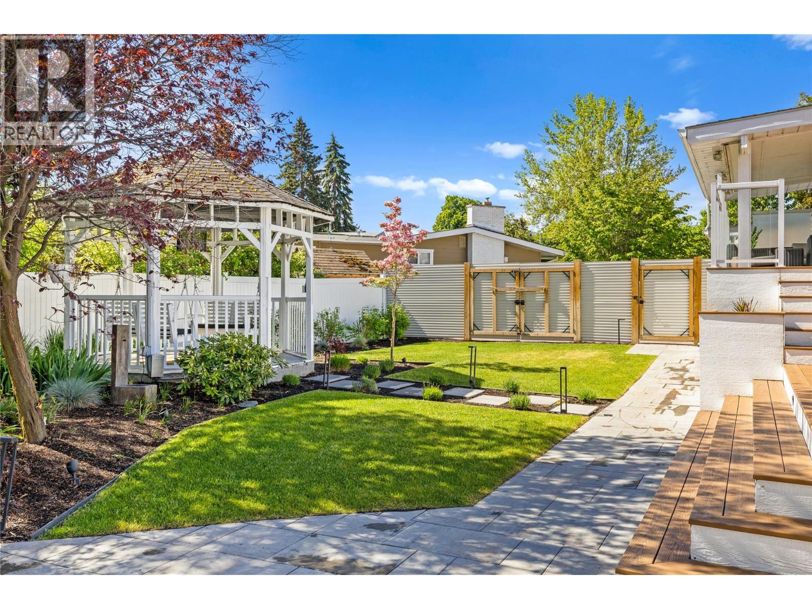 624 Armour Crescent