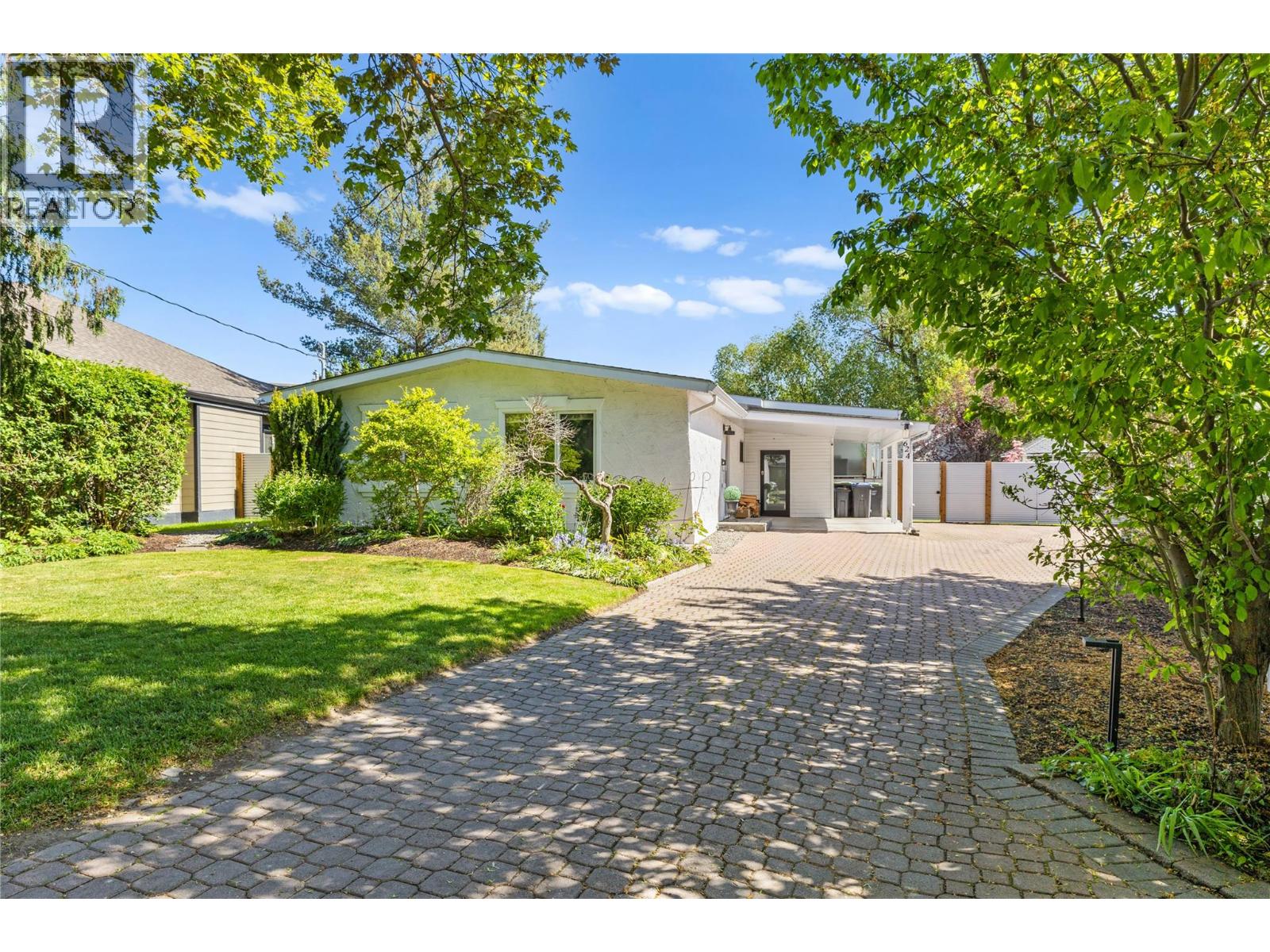 624 Armour Crescent