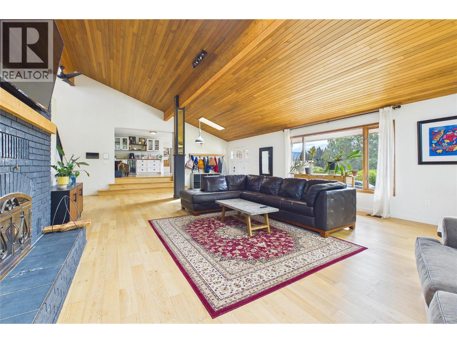 10371 Okanagan Centre Road E