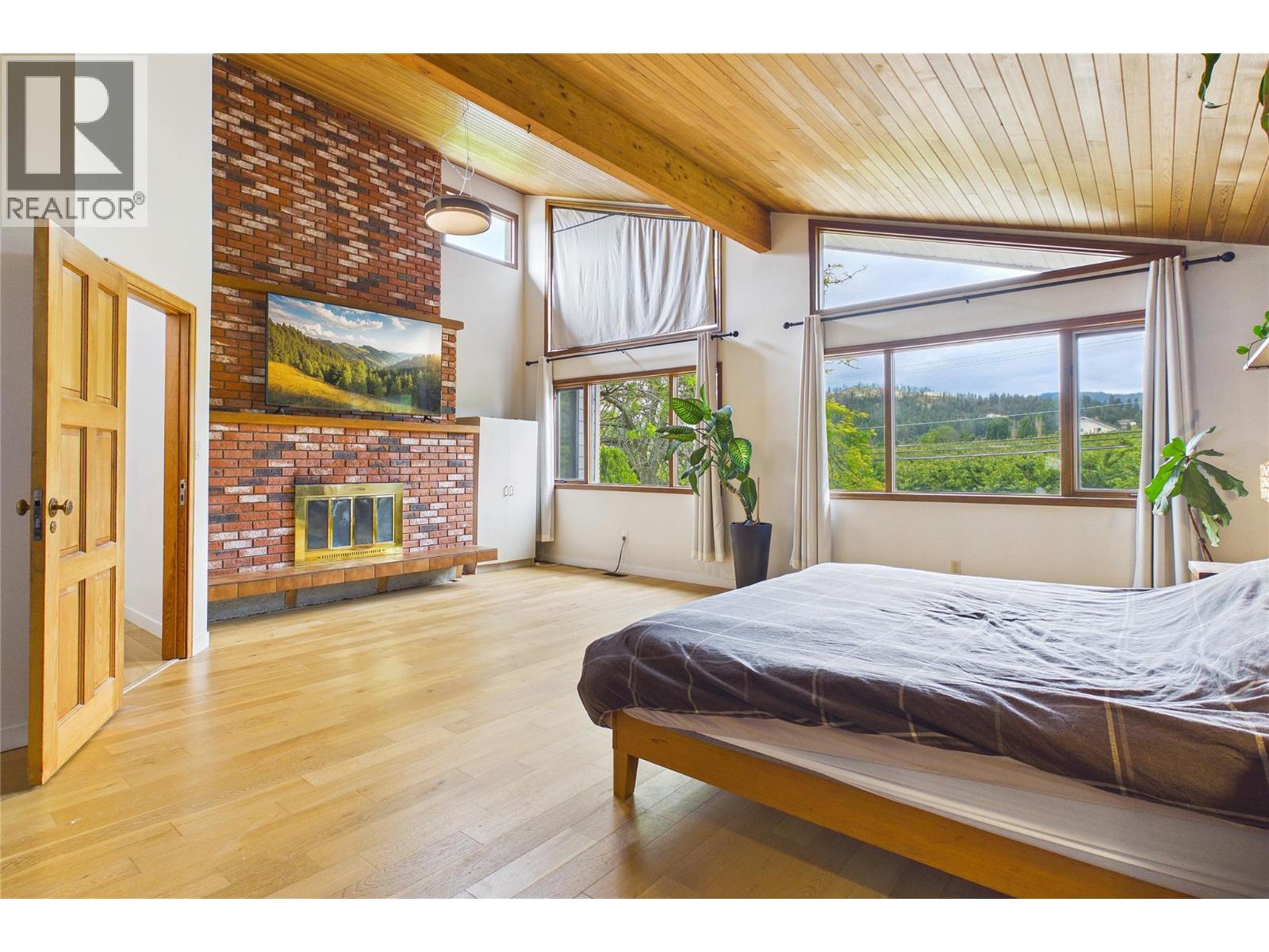10371 Okanagan Centre Road E