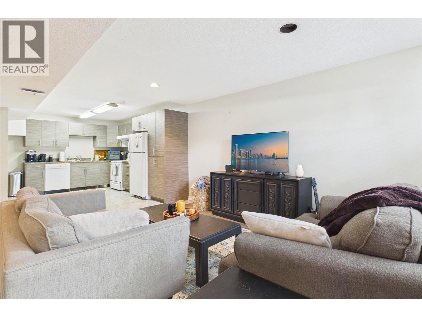 10371 Okanagan Centre Road E