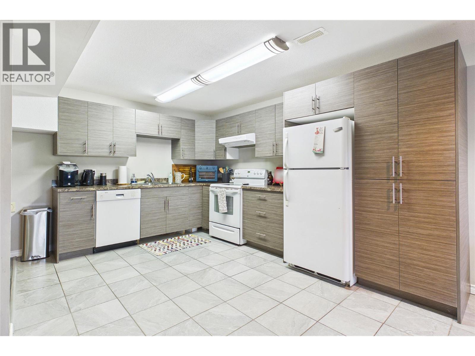 10371 Okanagan Centre Road E