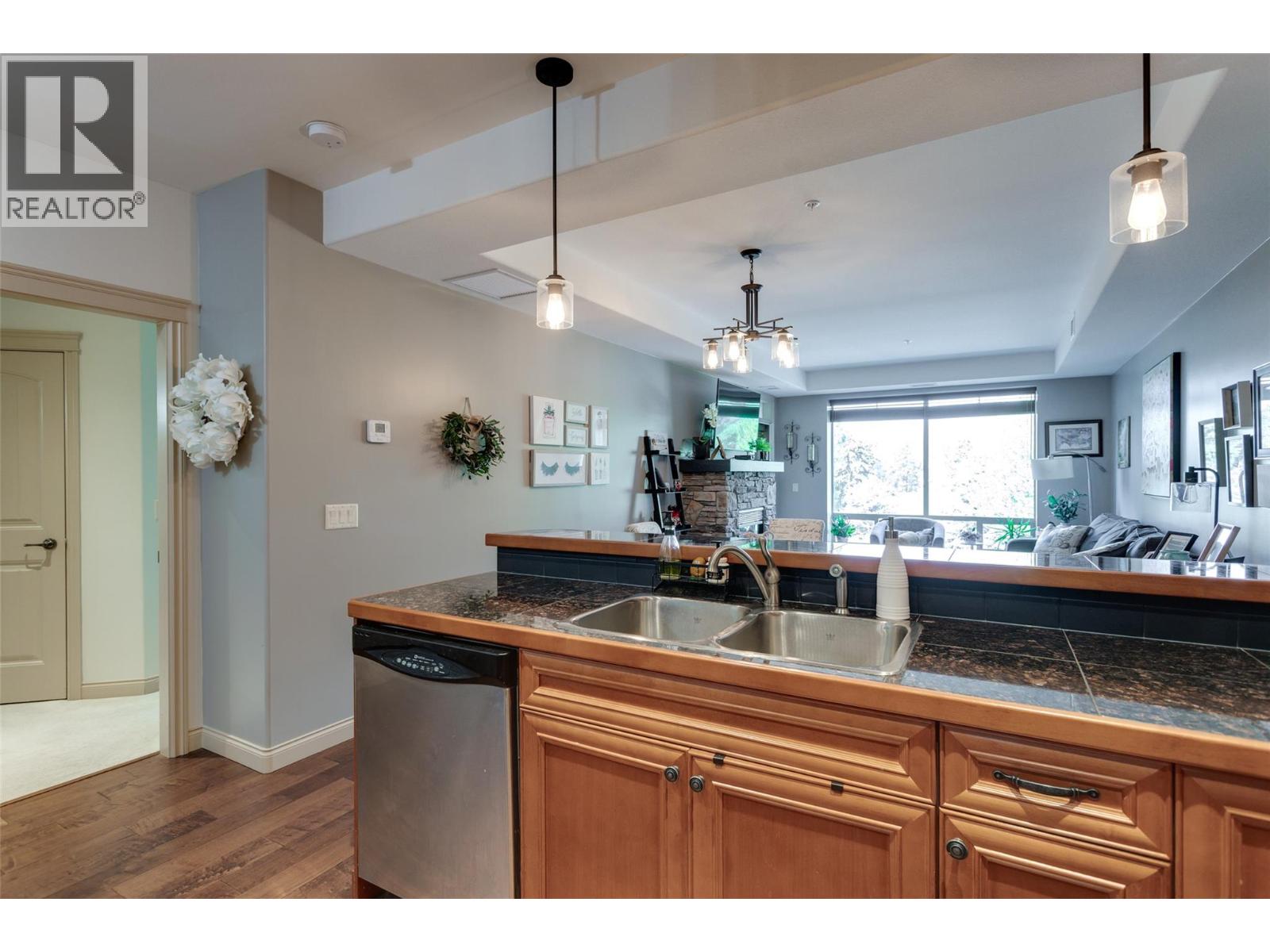 2760 Auburn Road Unit# 212