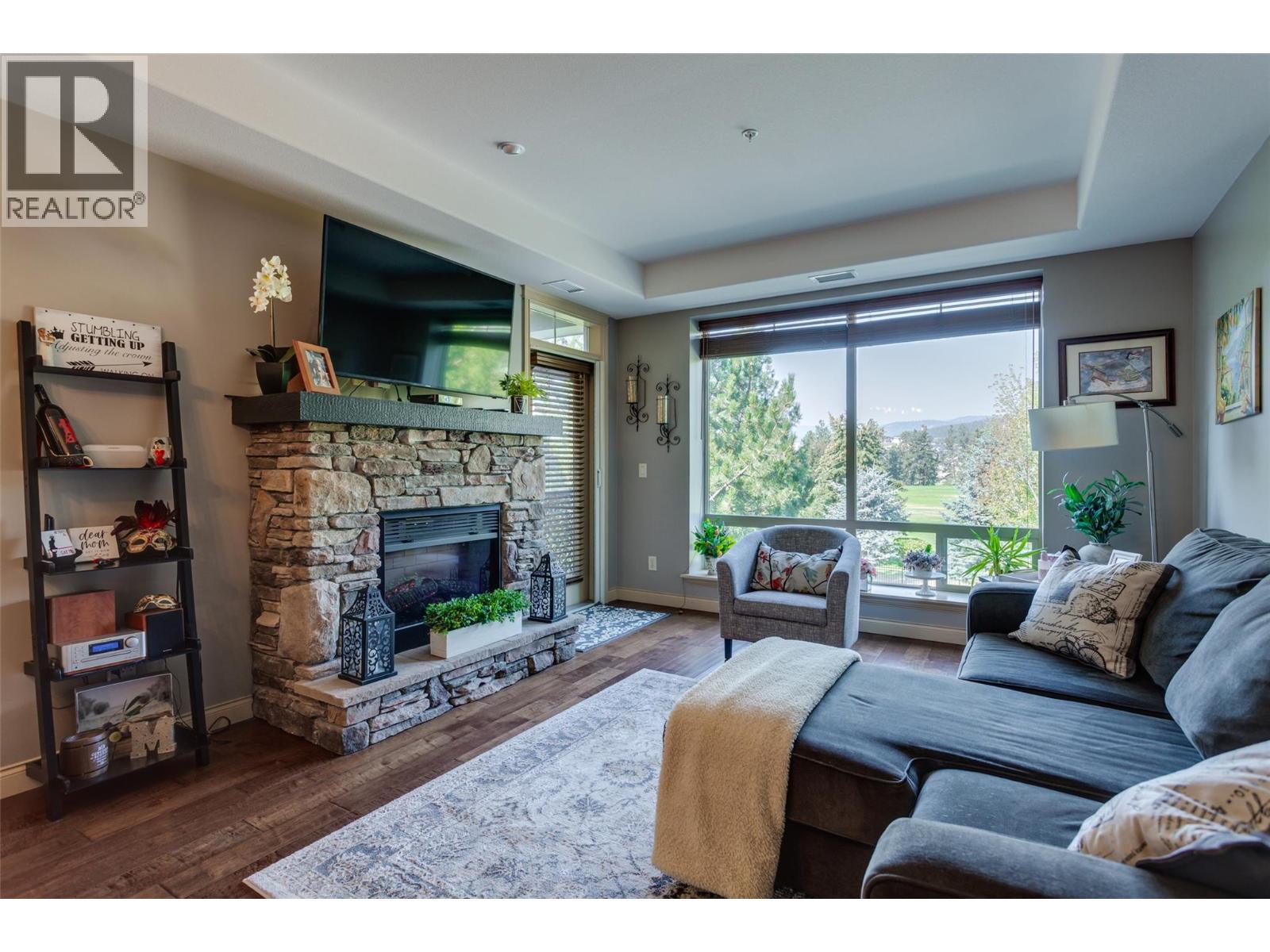2760 Auburn Road Unit# 212