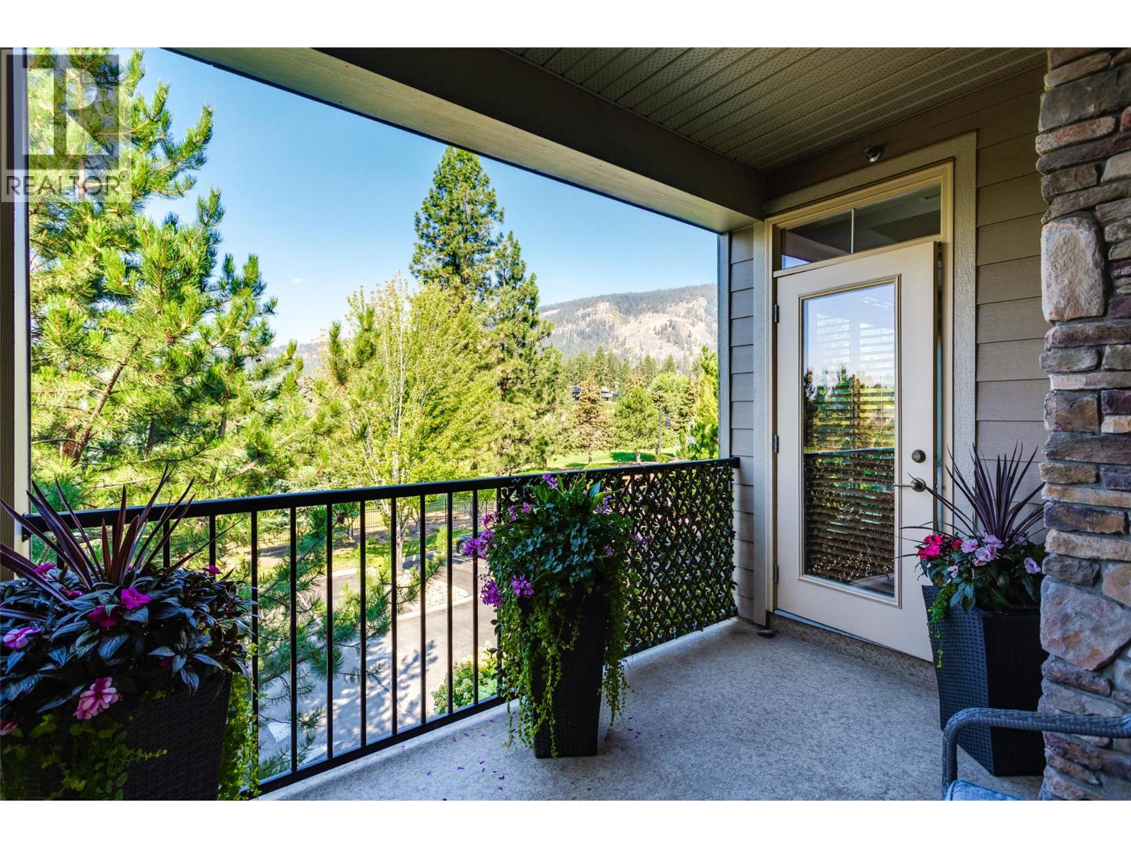 2760 Auburn Road Unit# 212