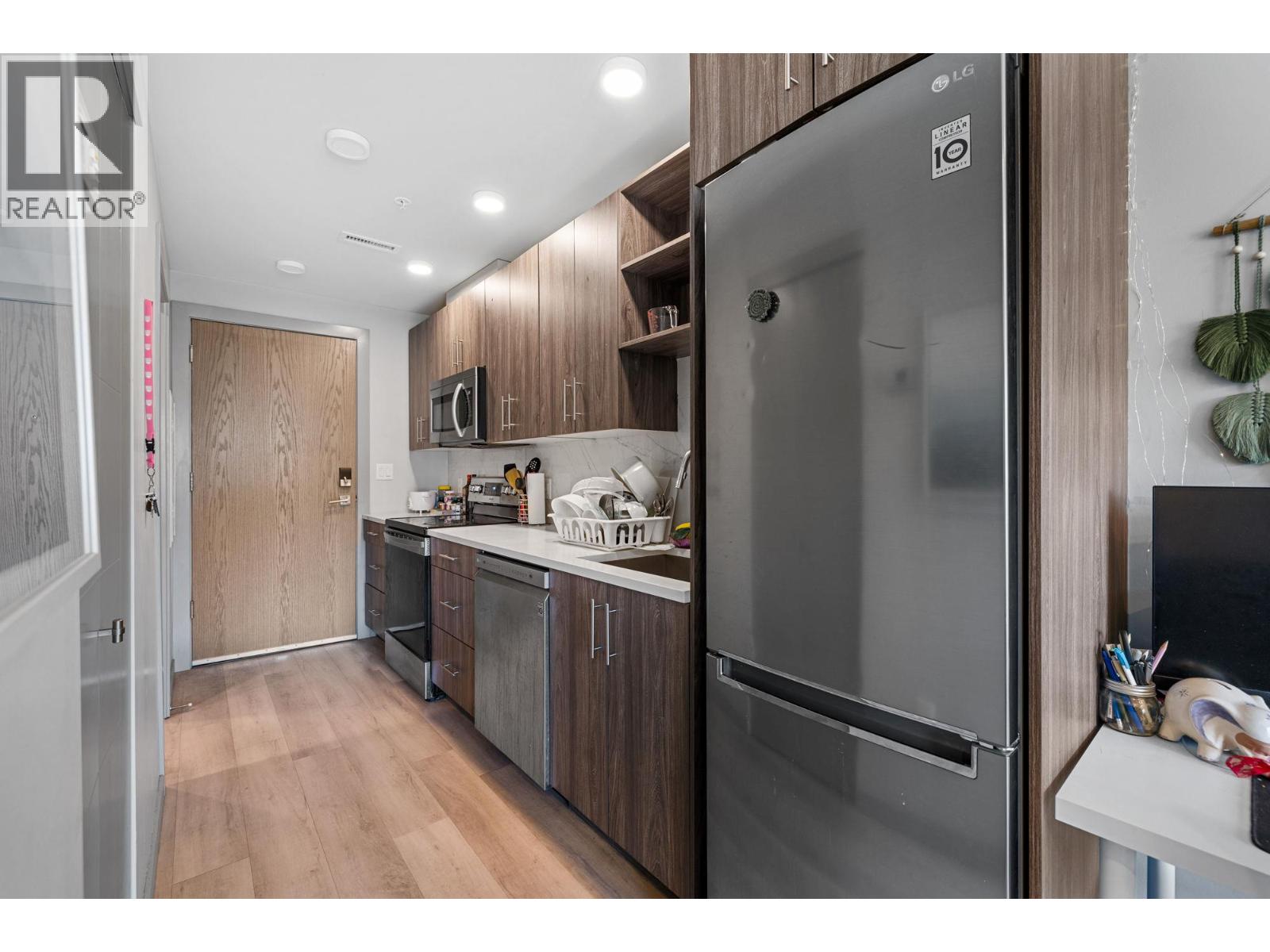 345 Dougall Road N Unit# 220