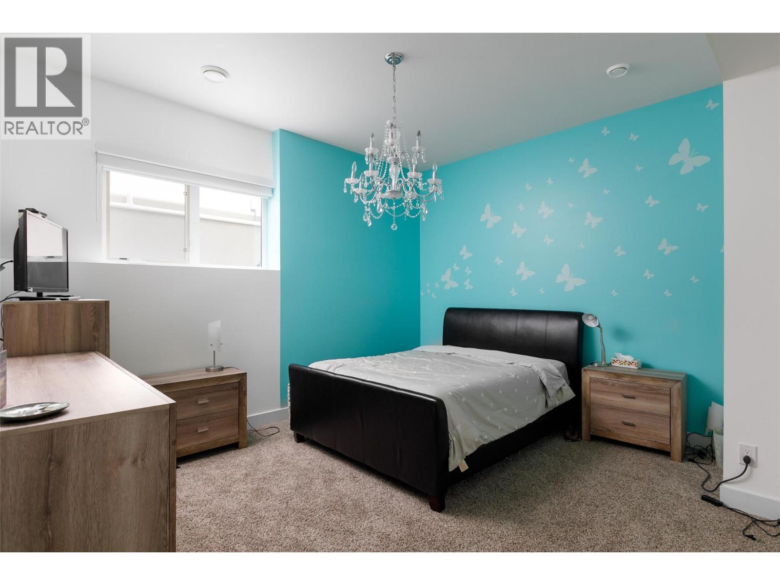 5342 Signet Crescent