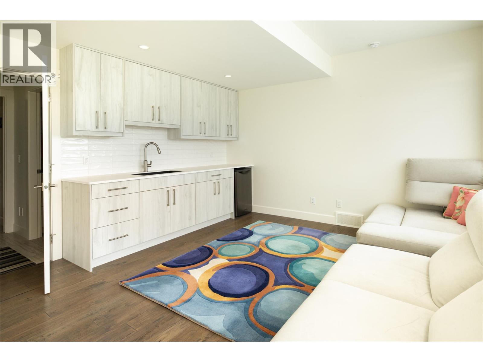 3351 Vineyard View Drive