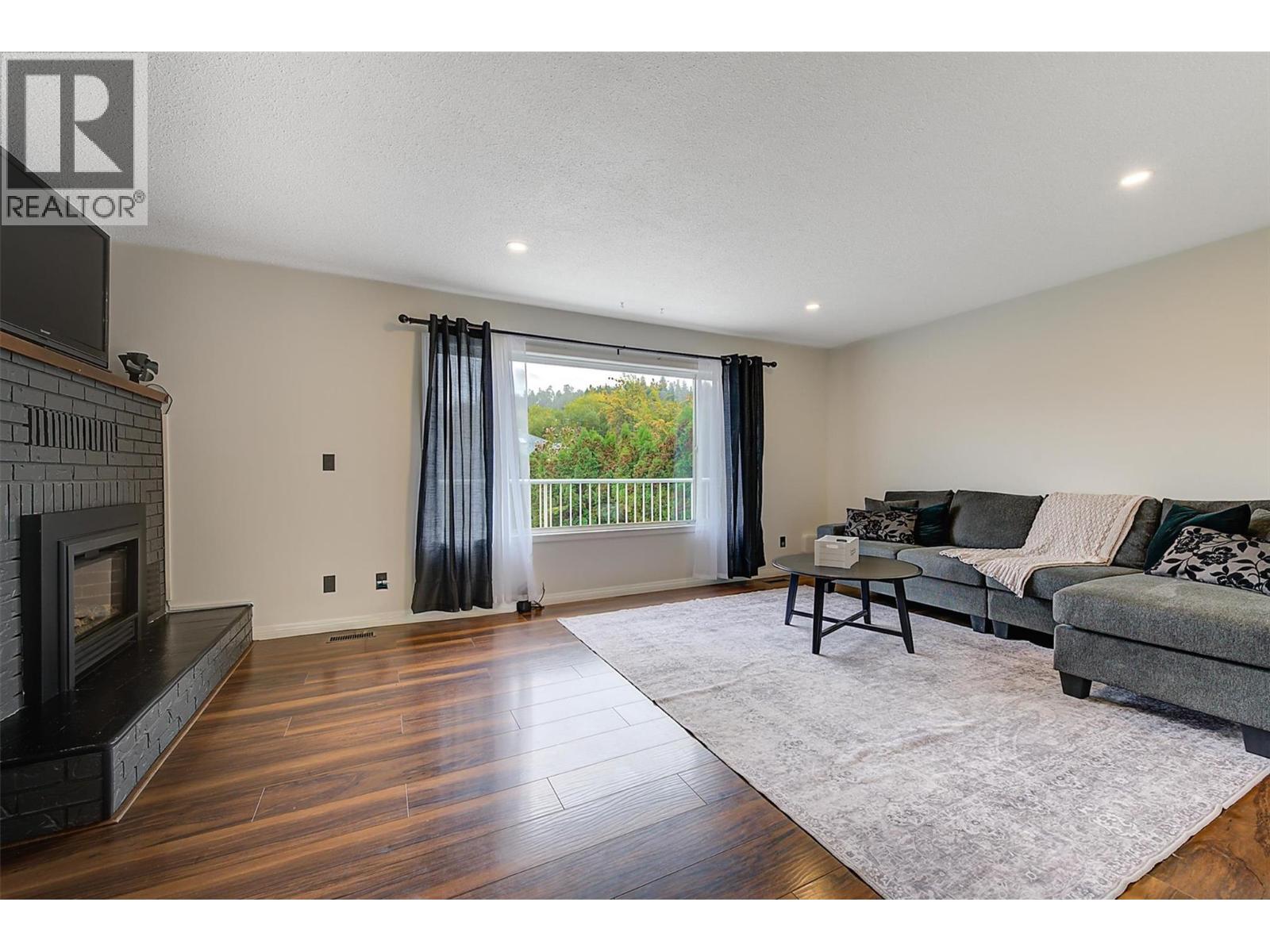 790 Torrs Court