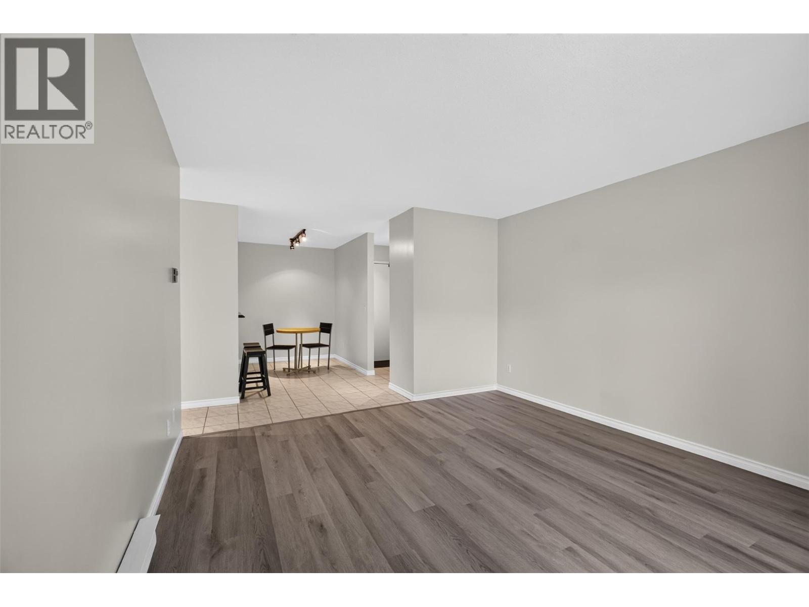 3160 De Montreuil Court Unit# 400
