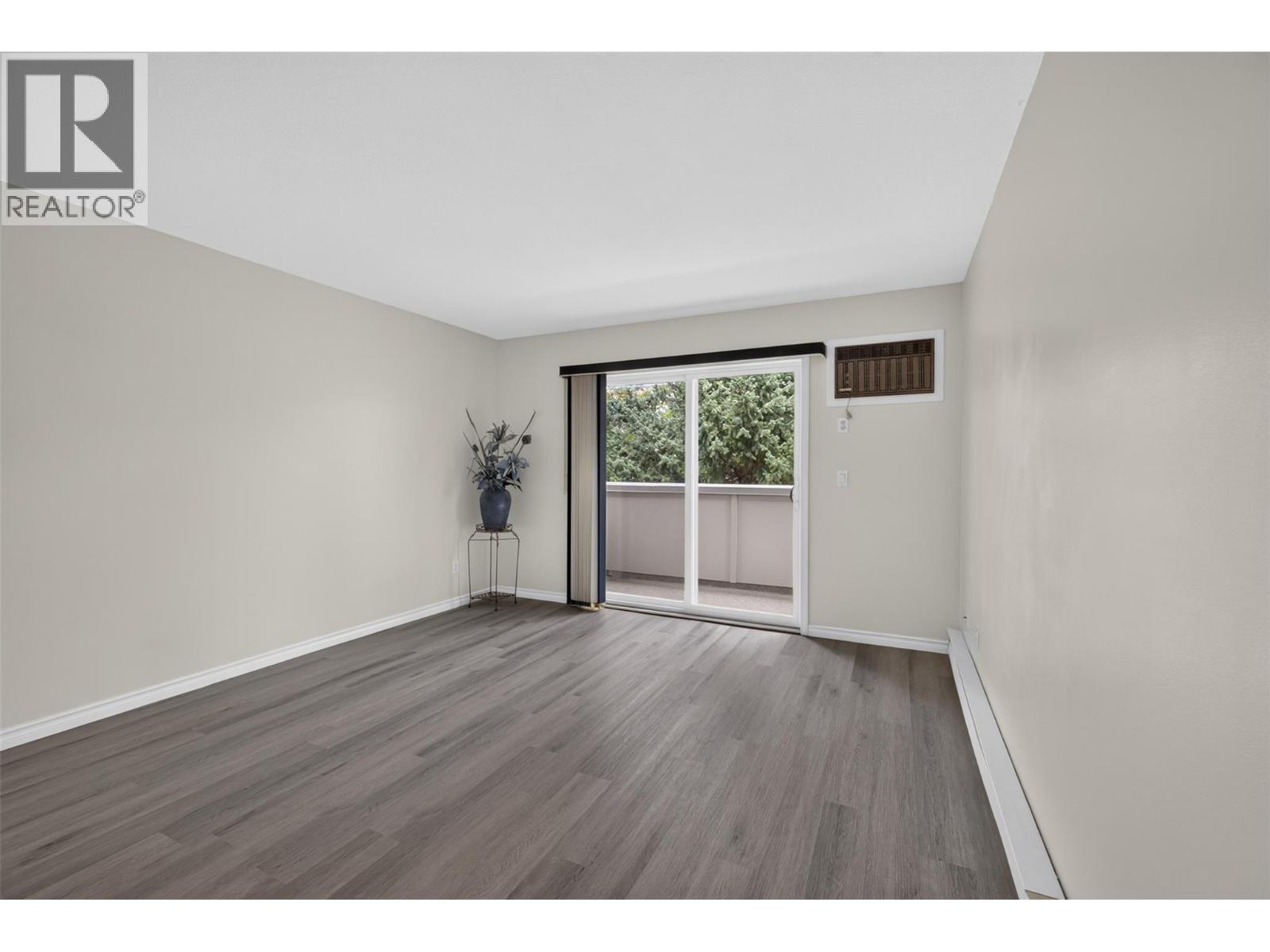 3160 De Montreuil Court Unit# 400