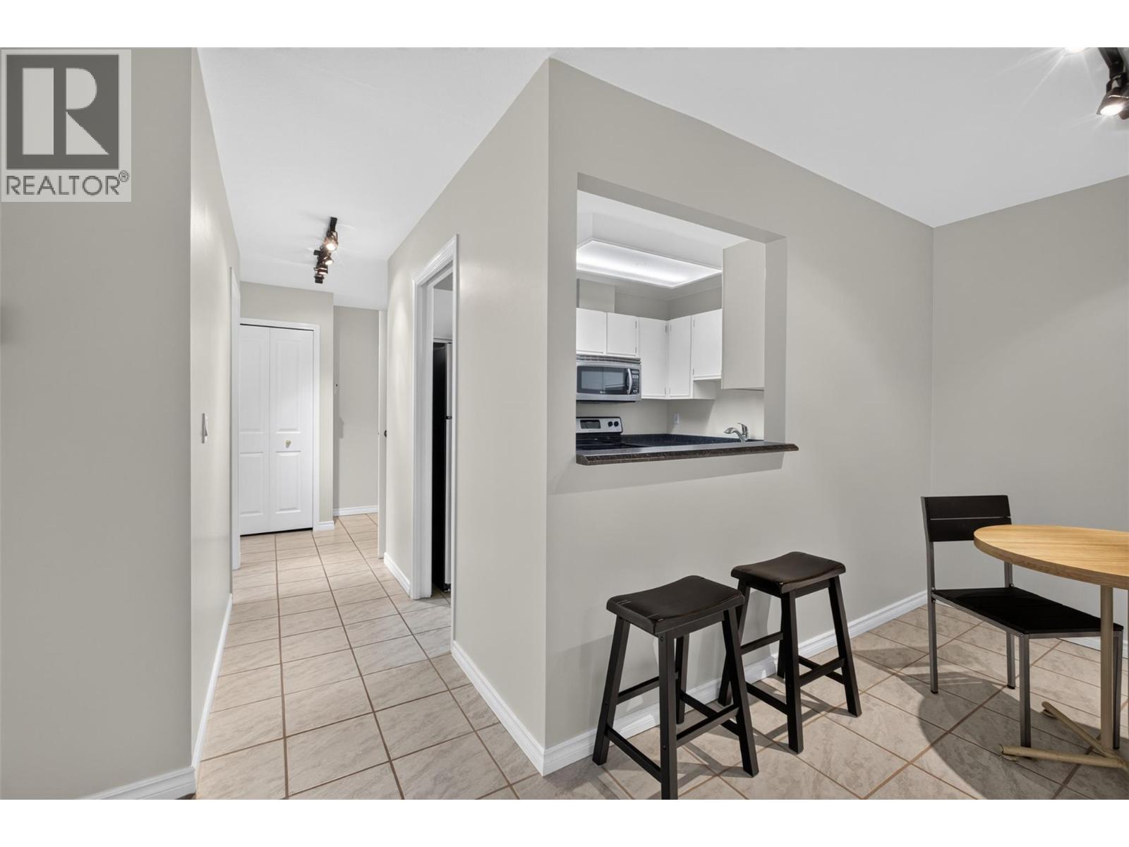3160 De Montreuil Court Unit# 400