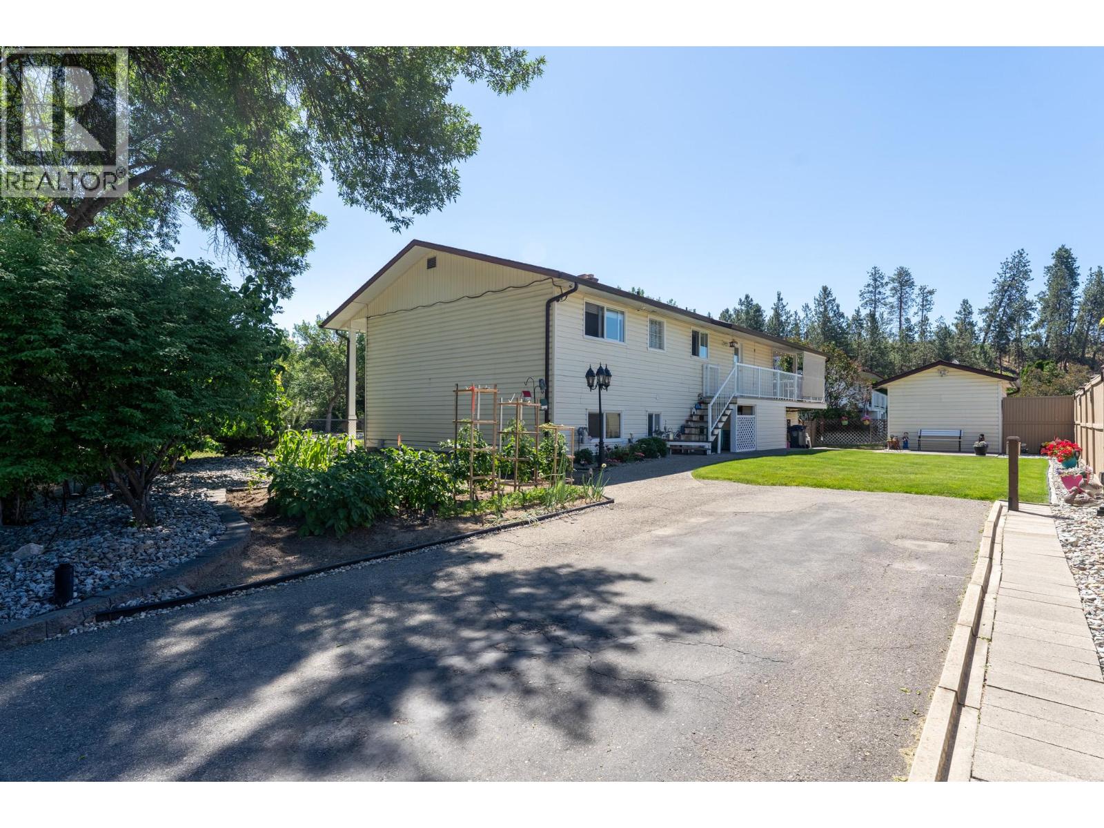 780 Princess Court