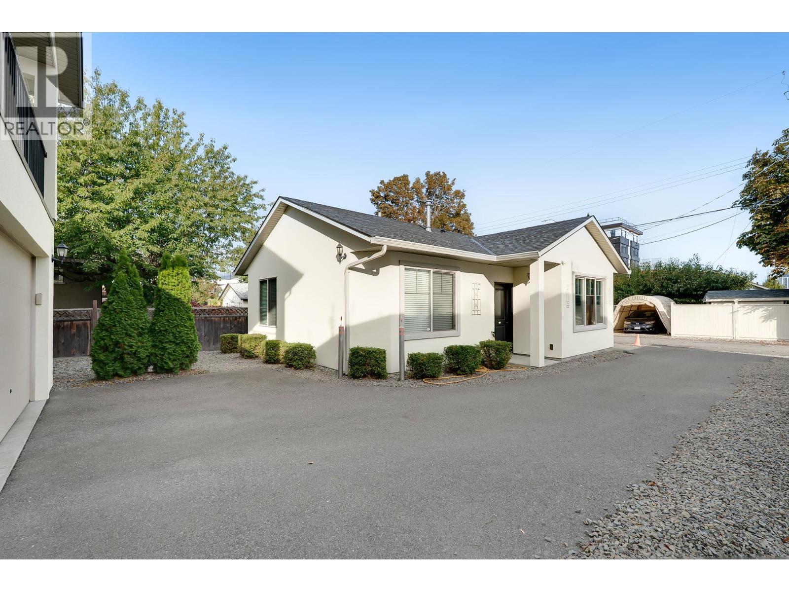560 & 562 Christleton Avenue
