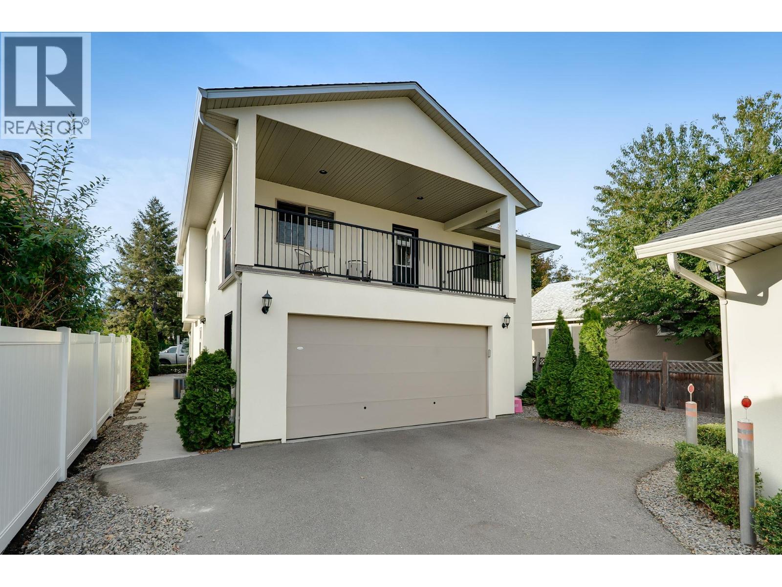 560 & 562 Christleton Avenue