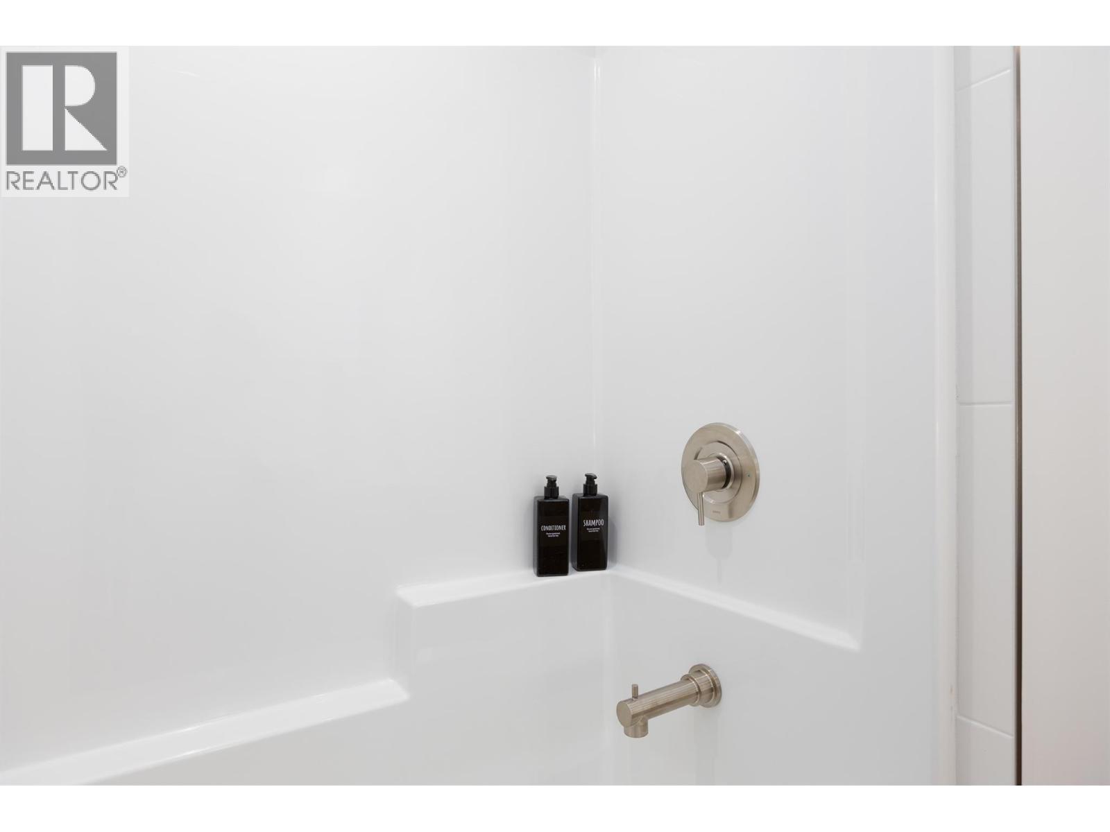 1281 Pridham Avenue Unit# 328 Lot# 84