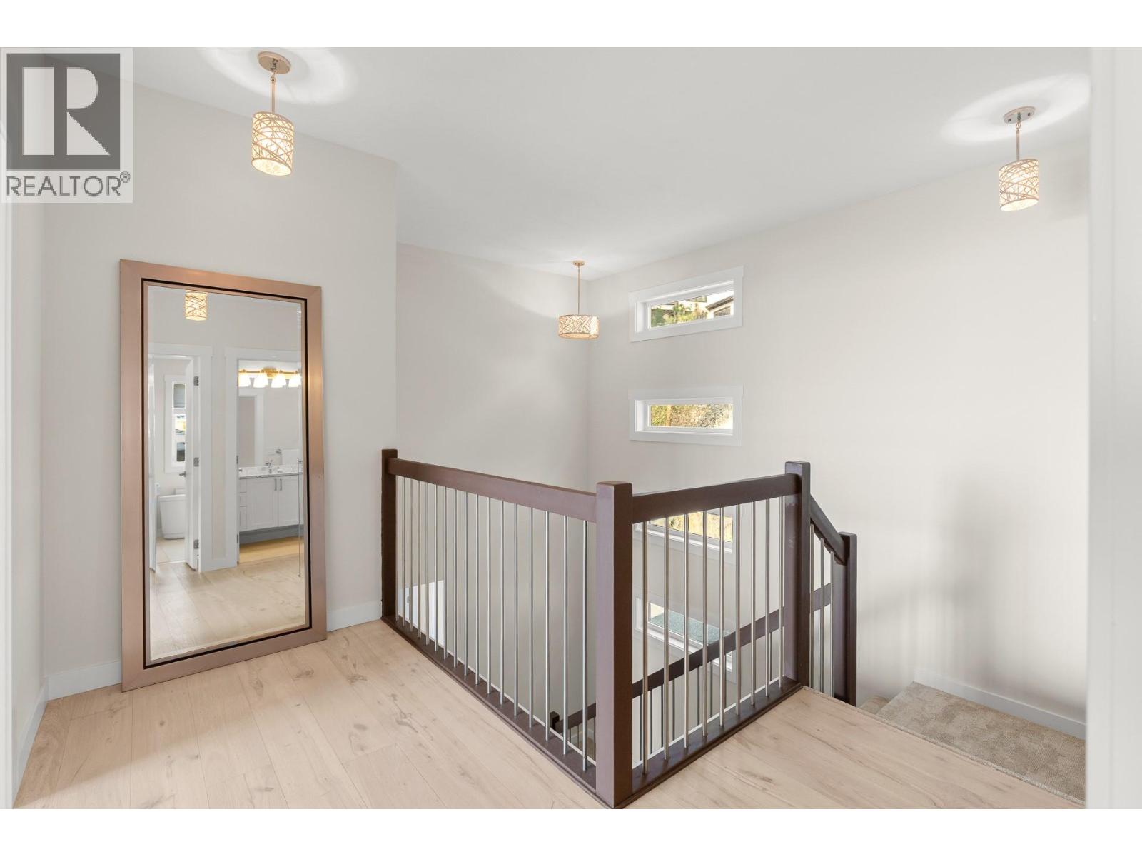 1534 GREGORY Road