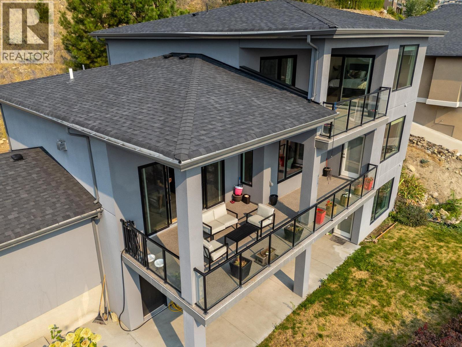 1534 GREGORY Road
