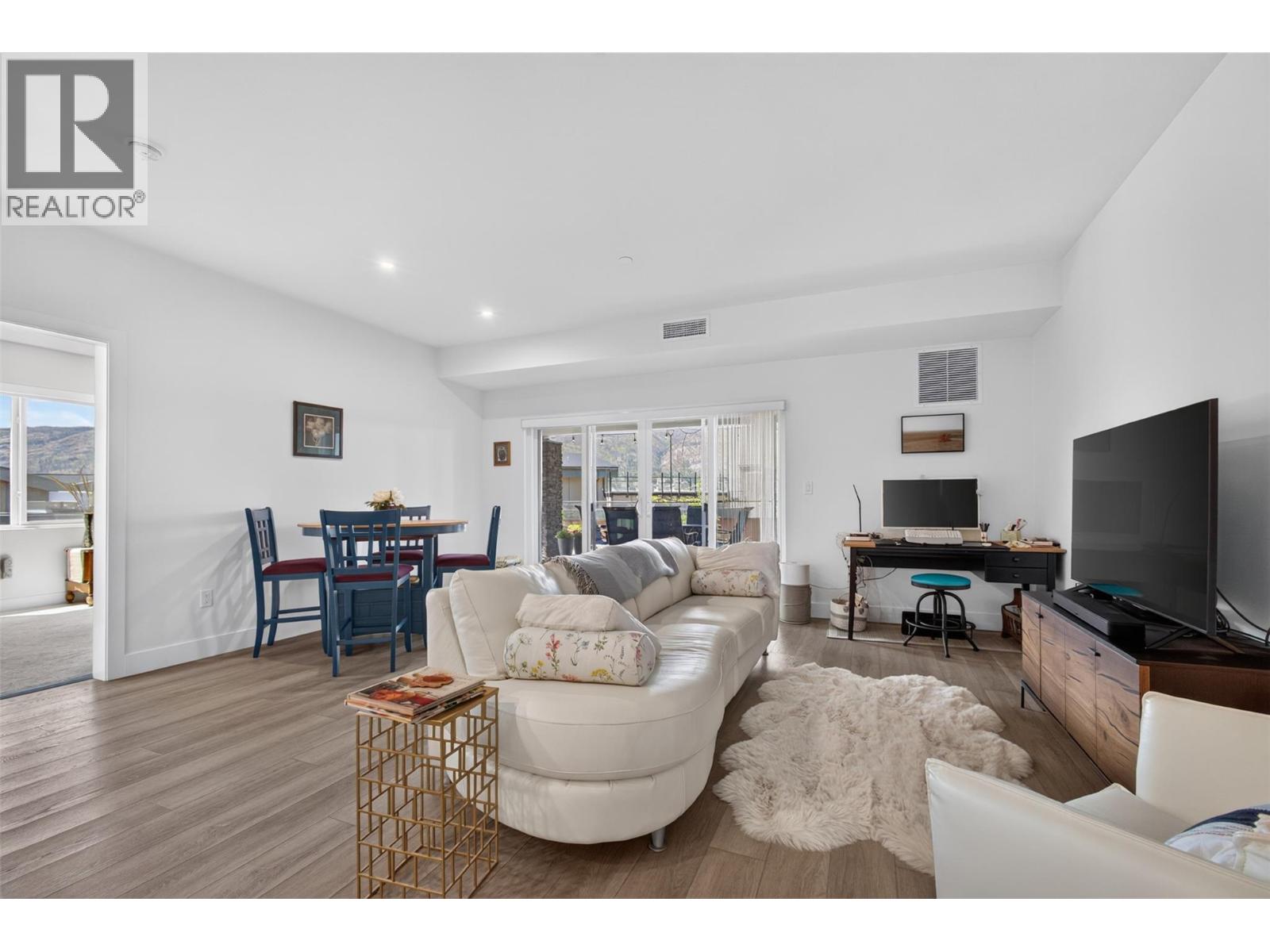 3434 Mckinley Beach Drive Unit# 101