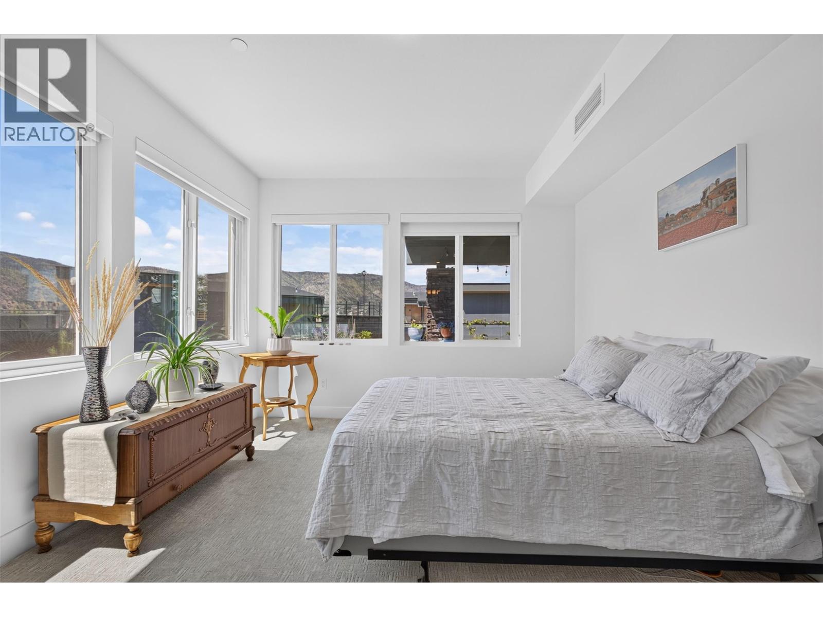 3434 Mckinley Beach Drive Unit# 101