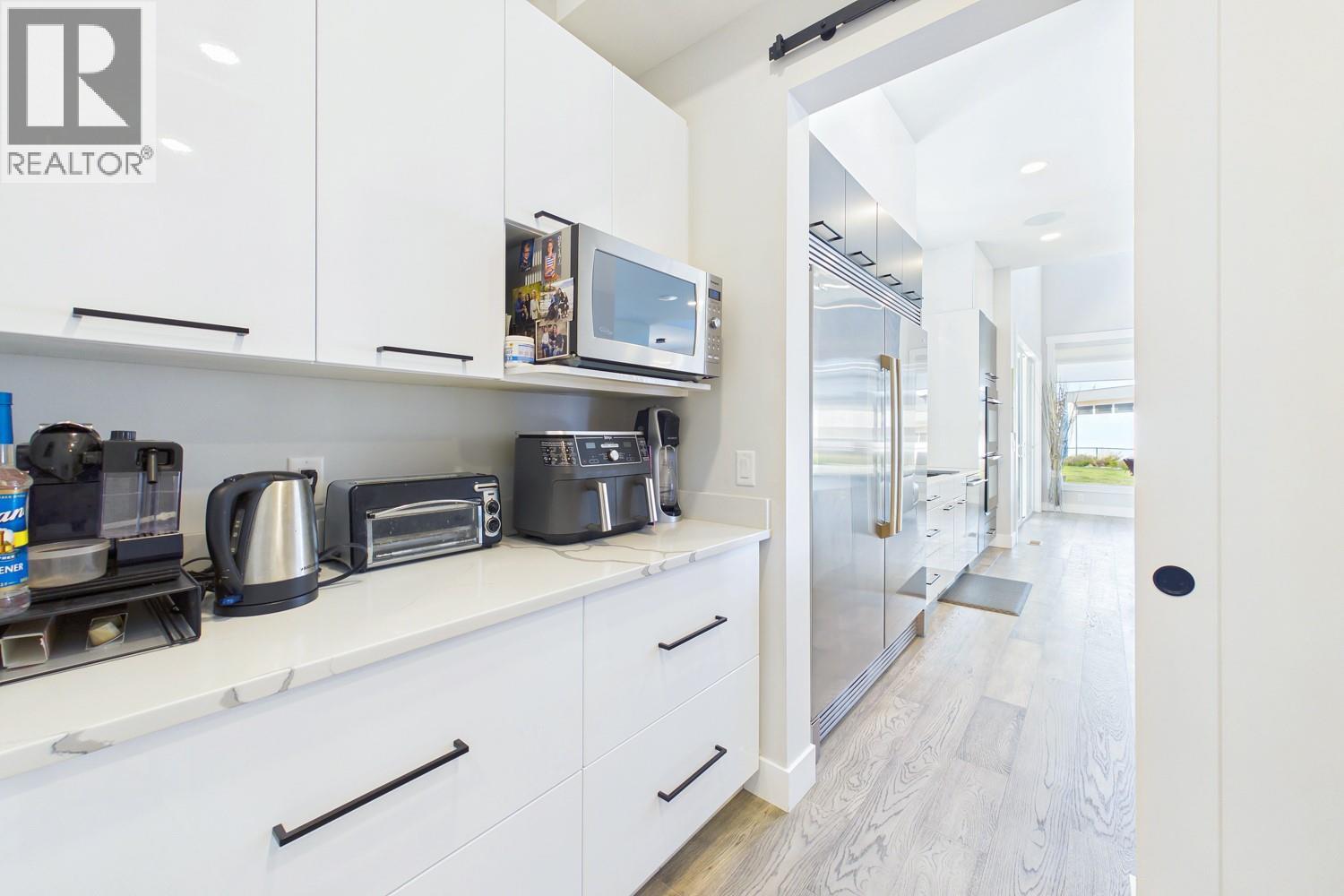 439 Redtail Court