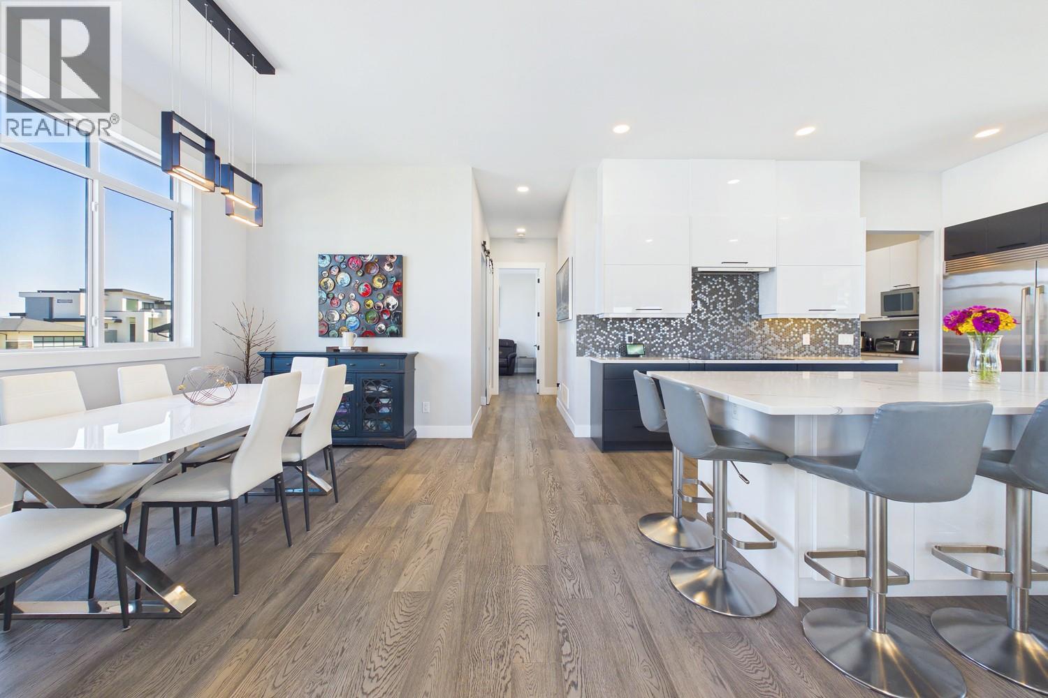439 Redtail Court