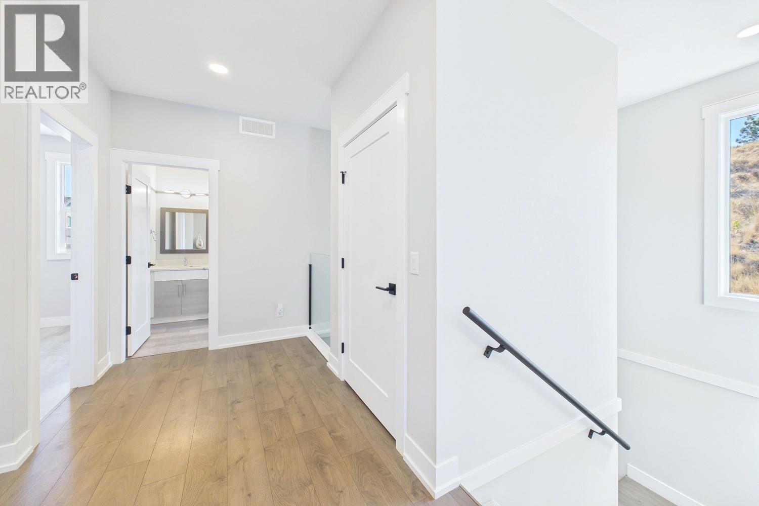 439 Redtail Court