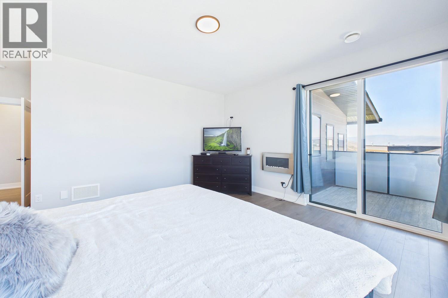 439 Redtail Court