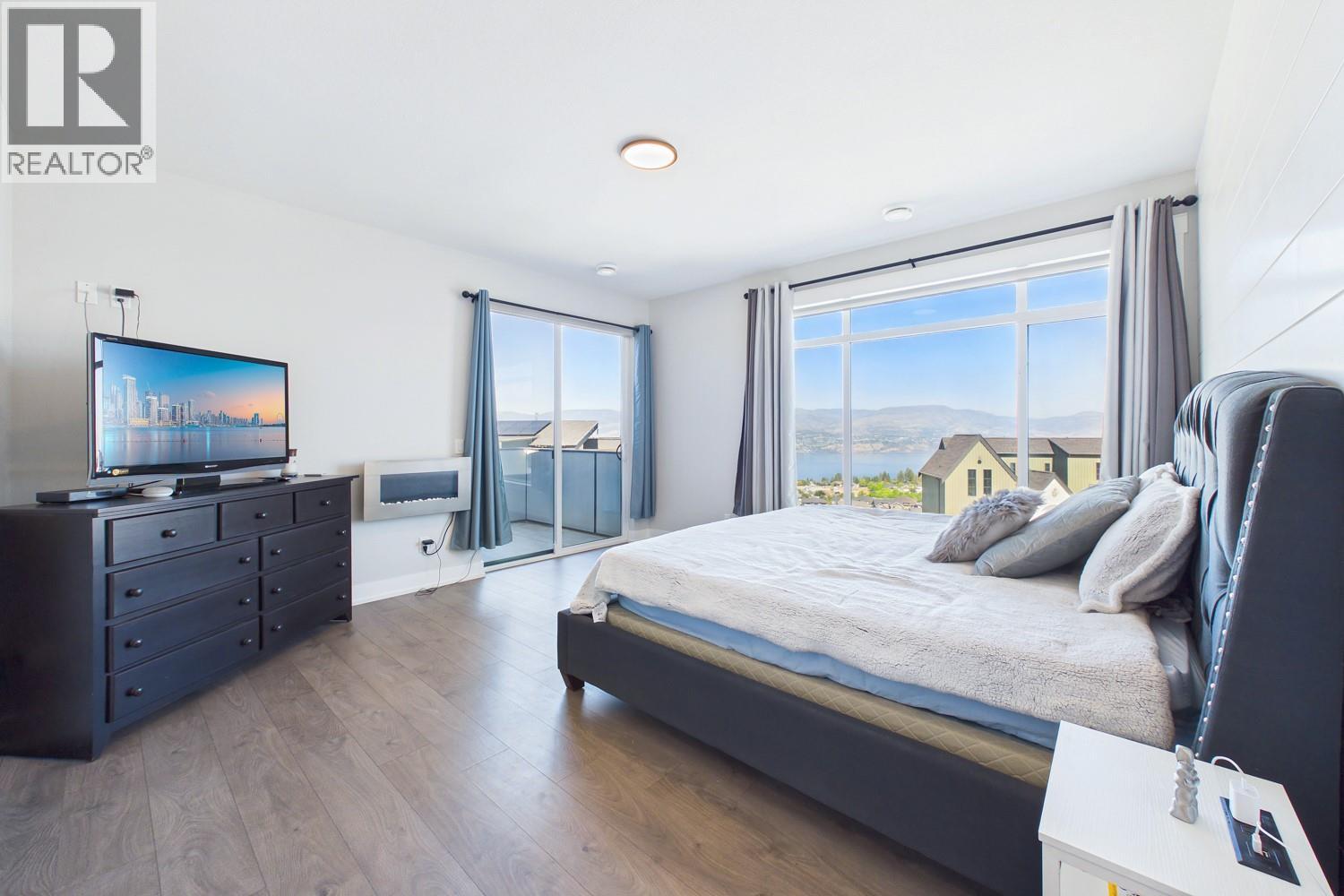 439 Redtail Court