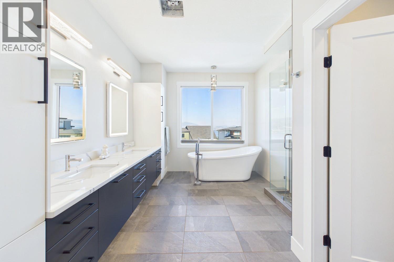 439 Redtail Court
