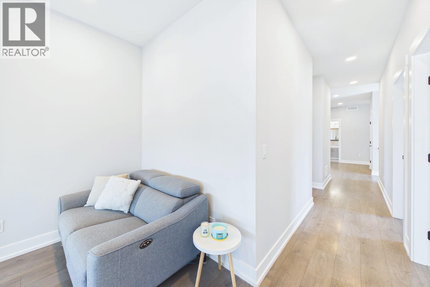 439 Redtail Court