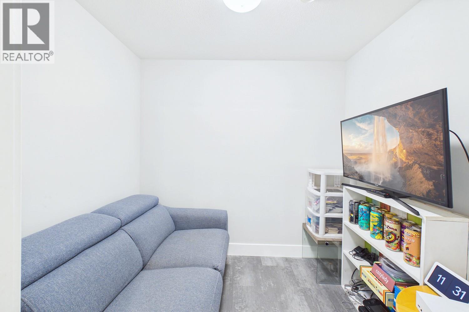 439 Redtail Court