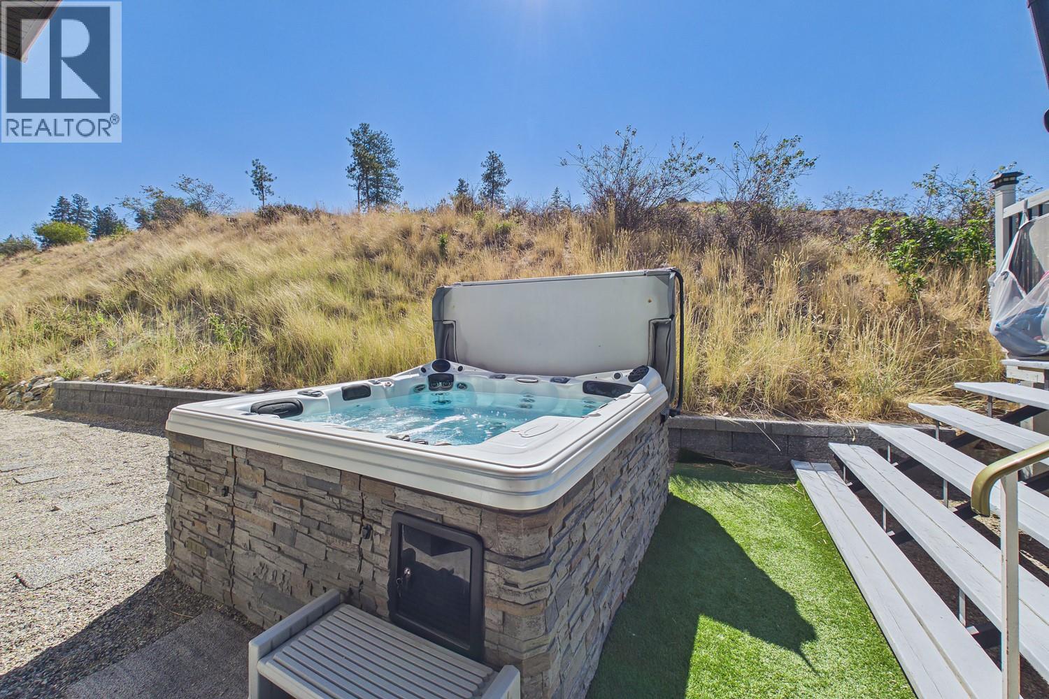 439 Redtail Court