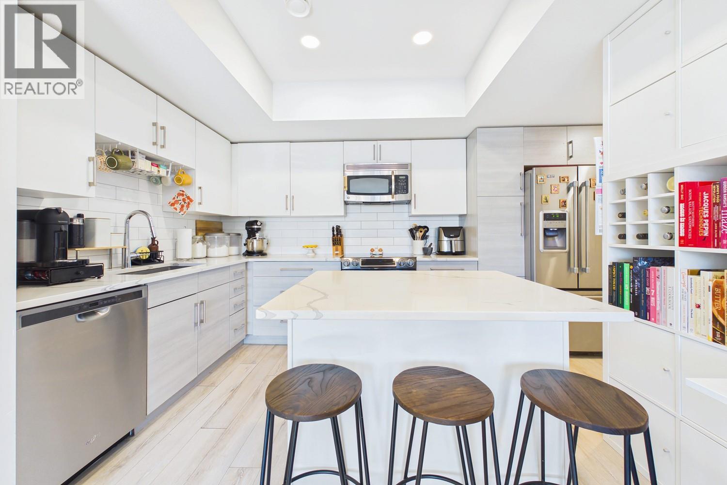 439 Redtail Court