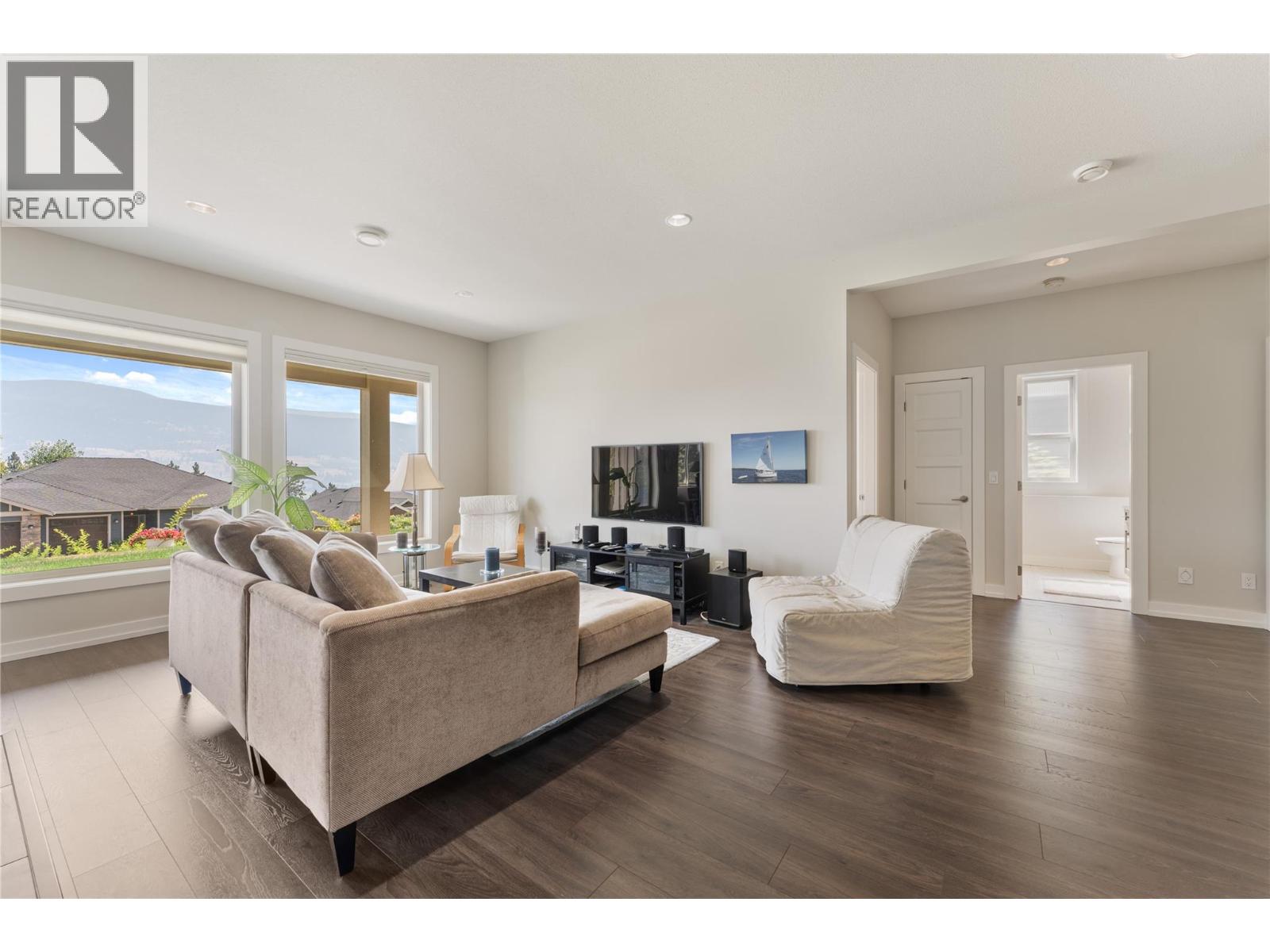 13464 Lake Hill Drive