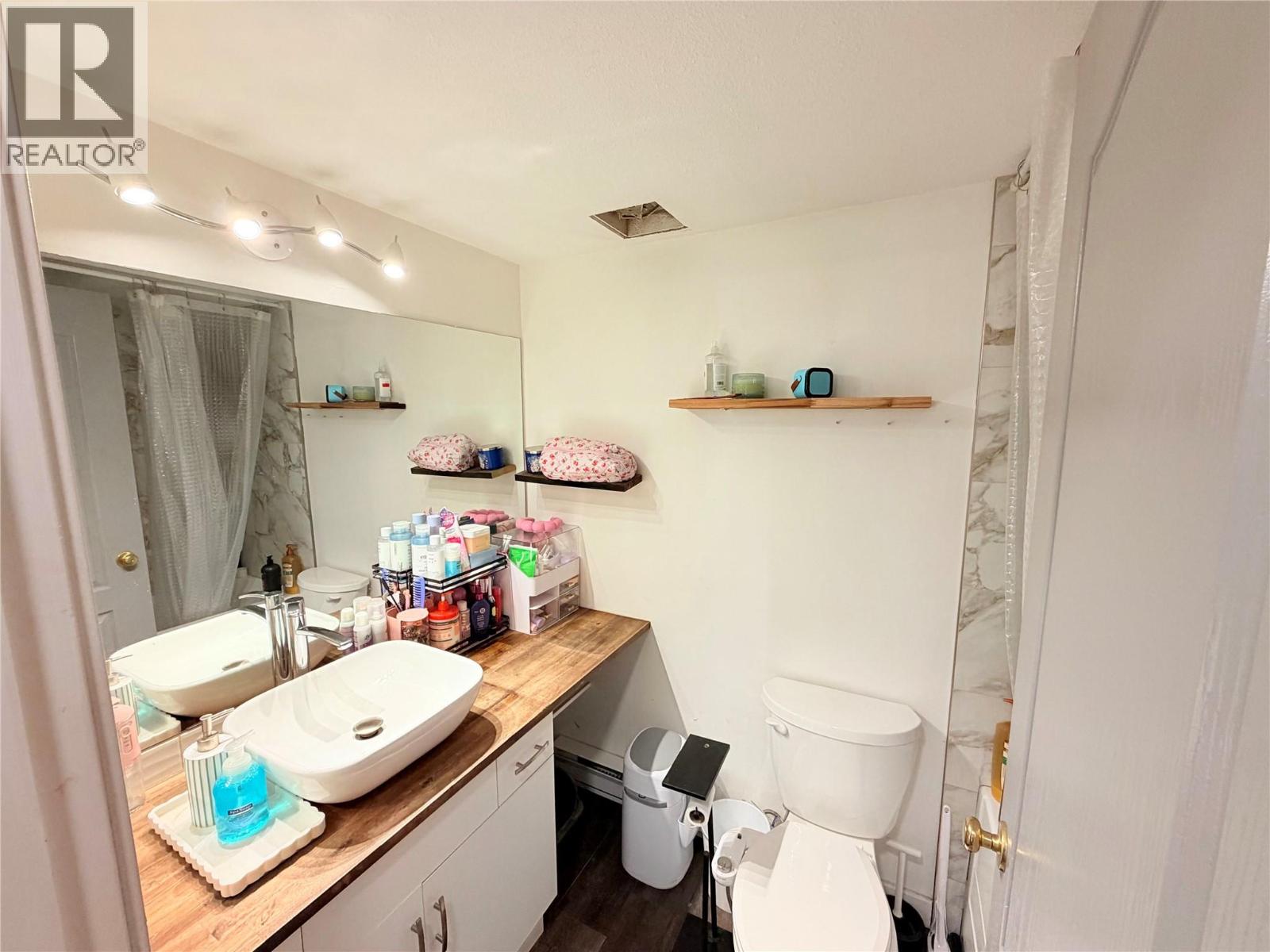 709 Houghton Road Unit# 114