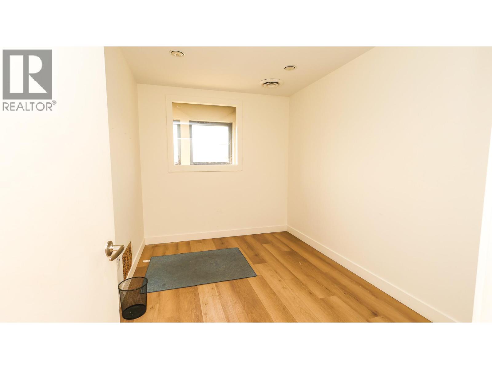 470 Neave Court Unit# 104