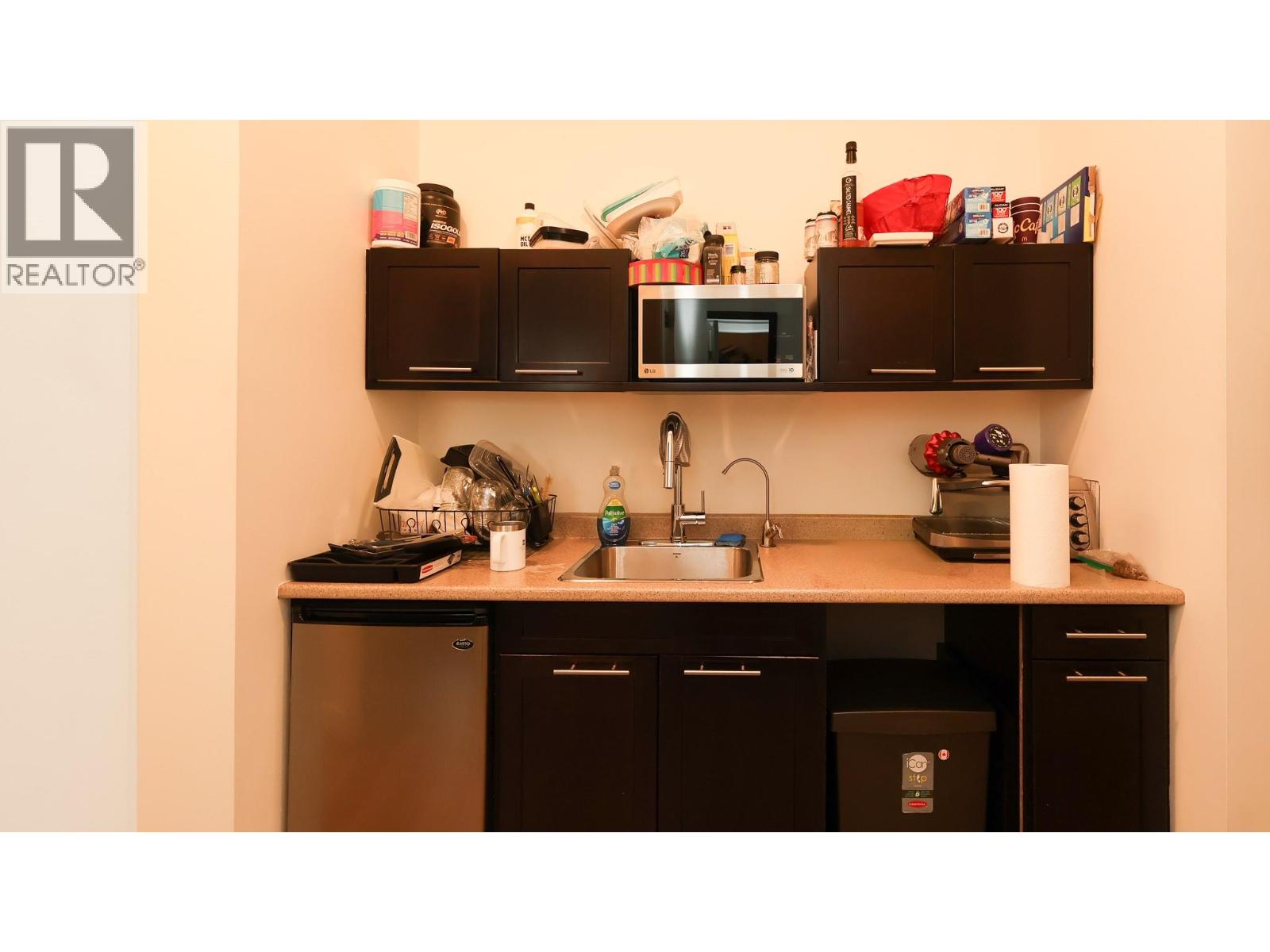 470 Neave Court Unit# 104