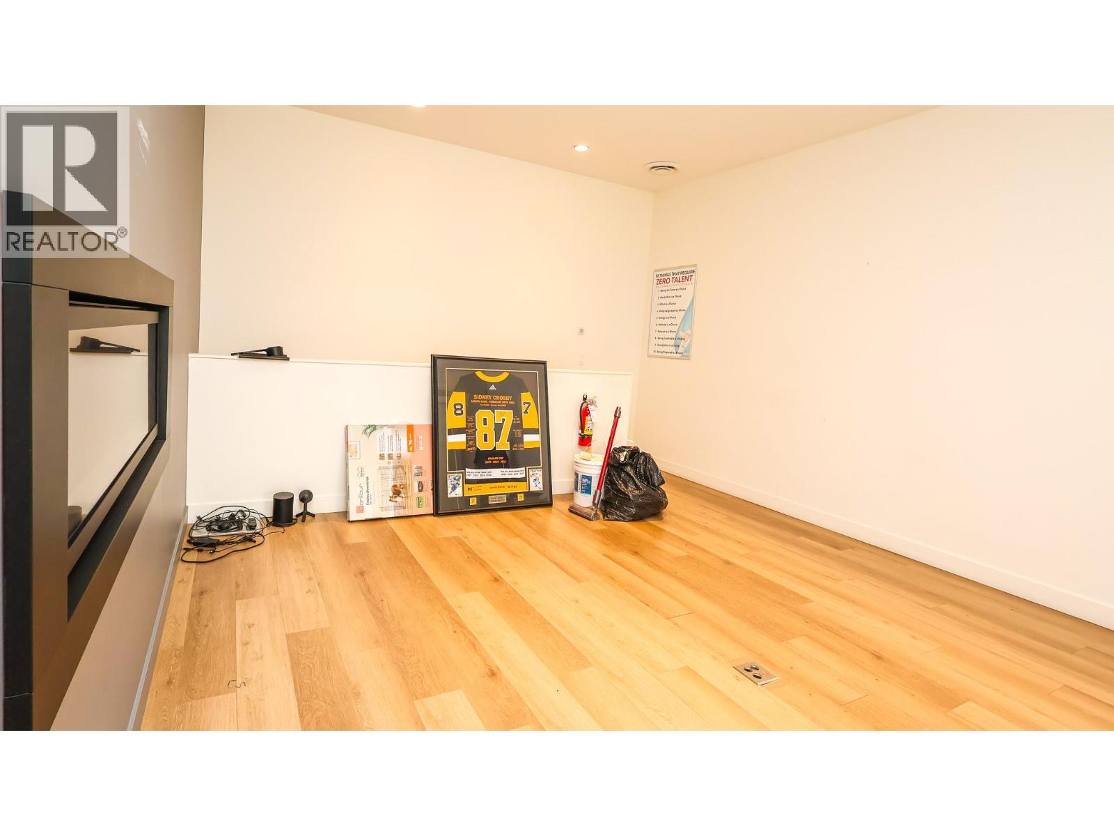 470 Neave Court Unit# 104