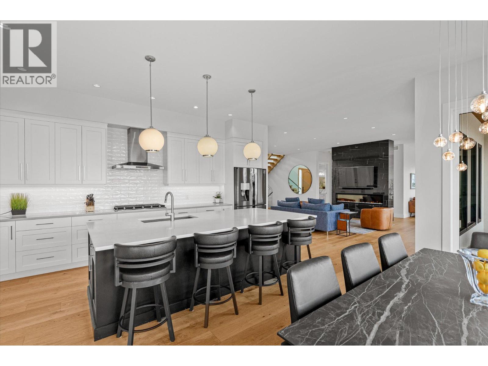 980 Ledgeview Court