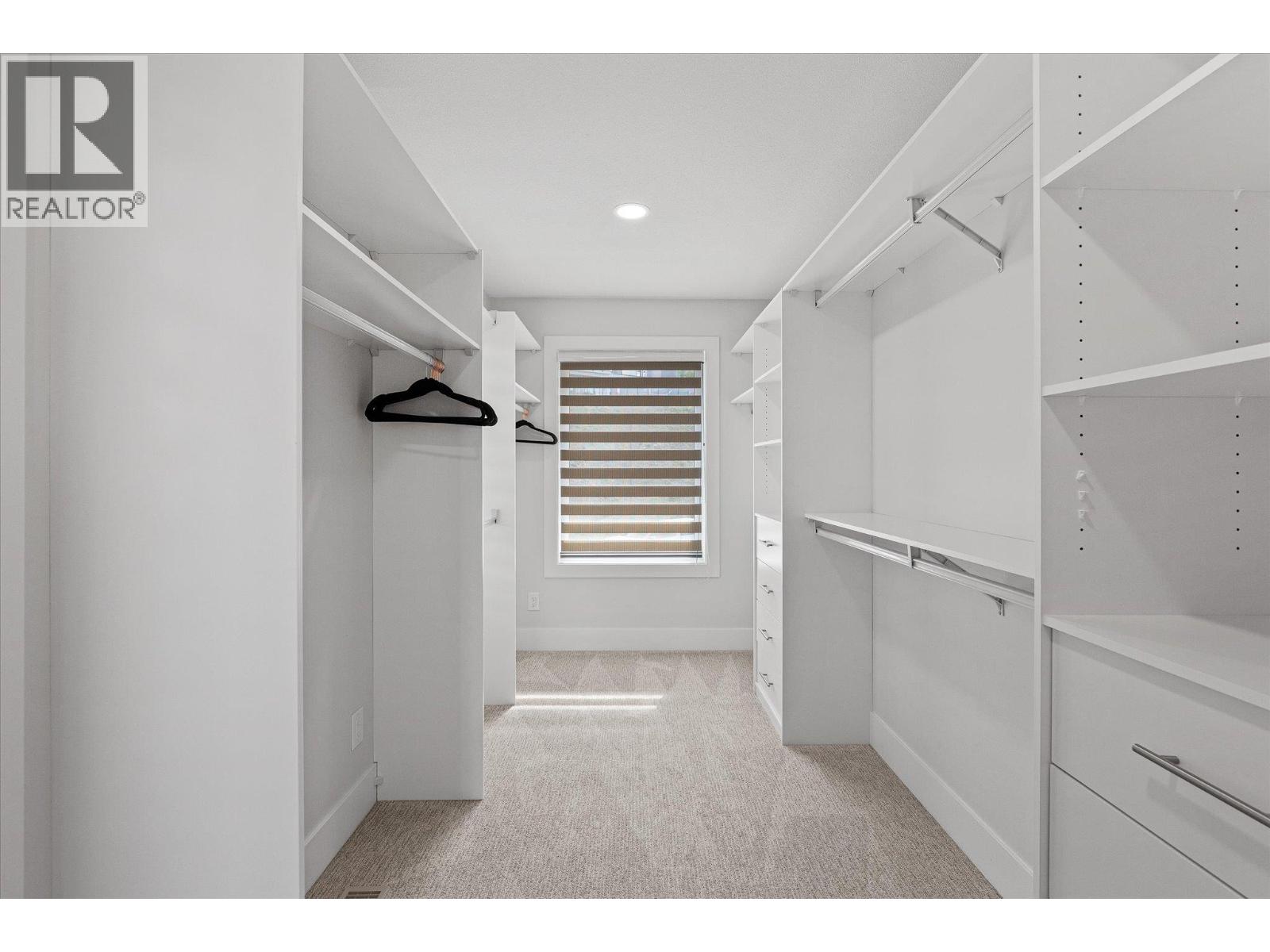 980 Ledgeview Court