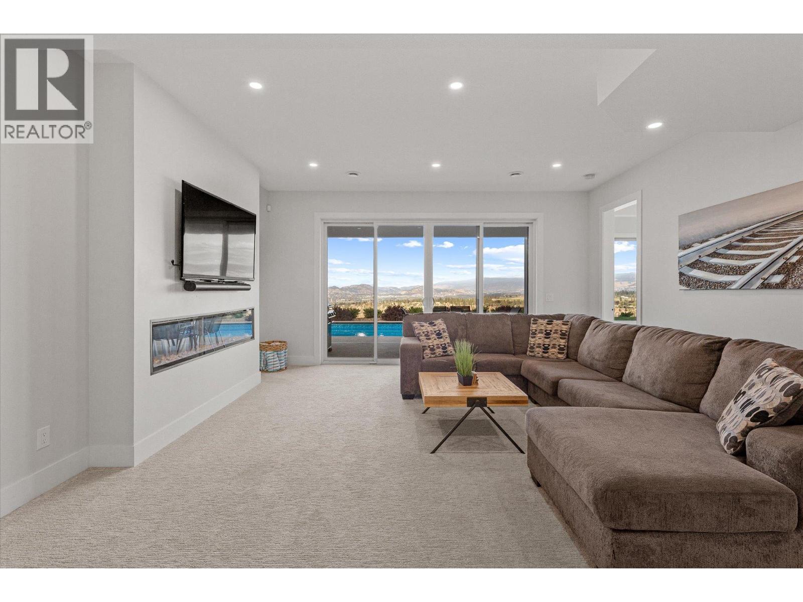980 Ledgeview Court