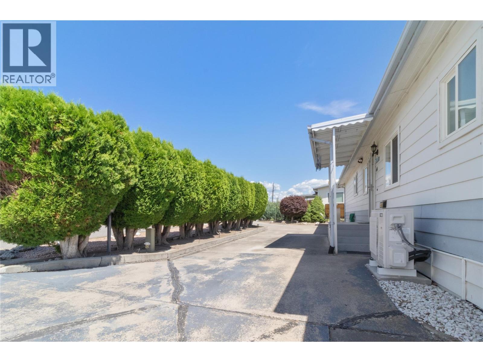2098 Boucherie Road Unit# 44