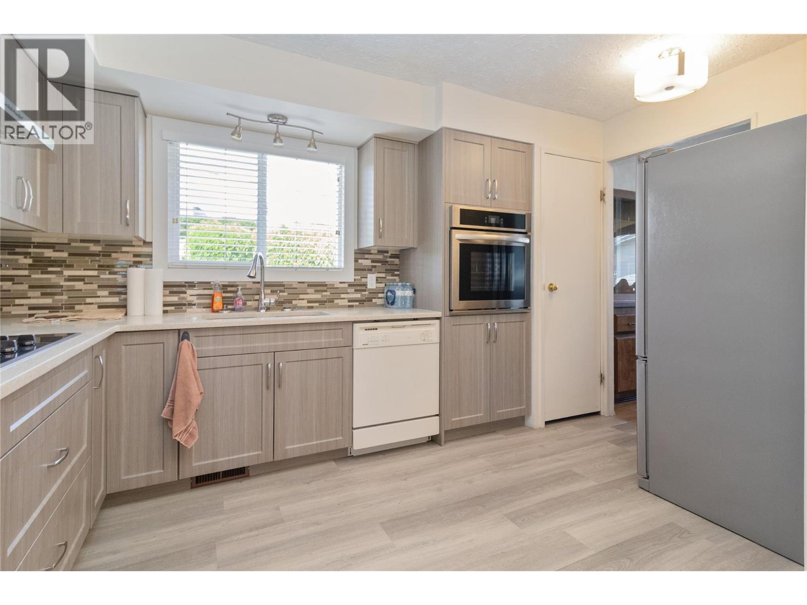 2098 Boucherie Road Unit# 44
