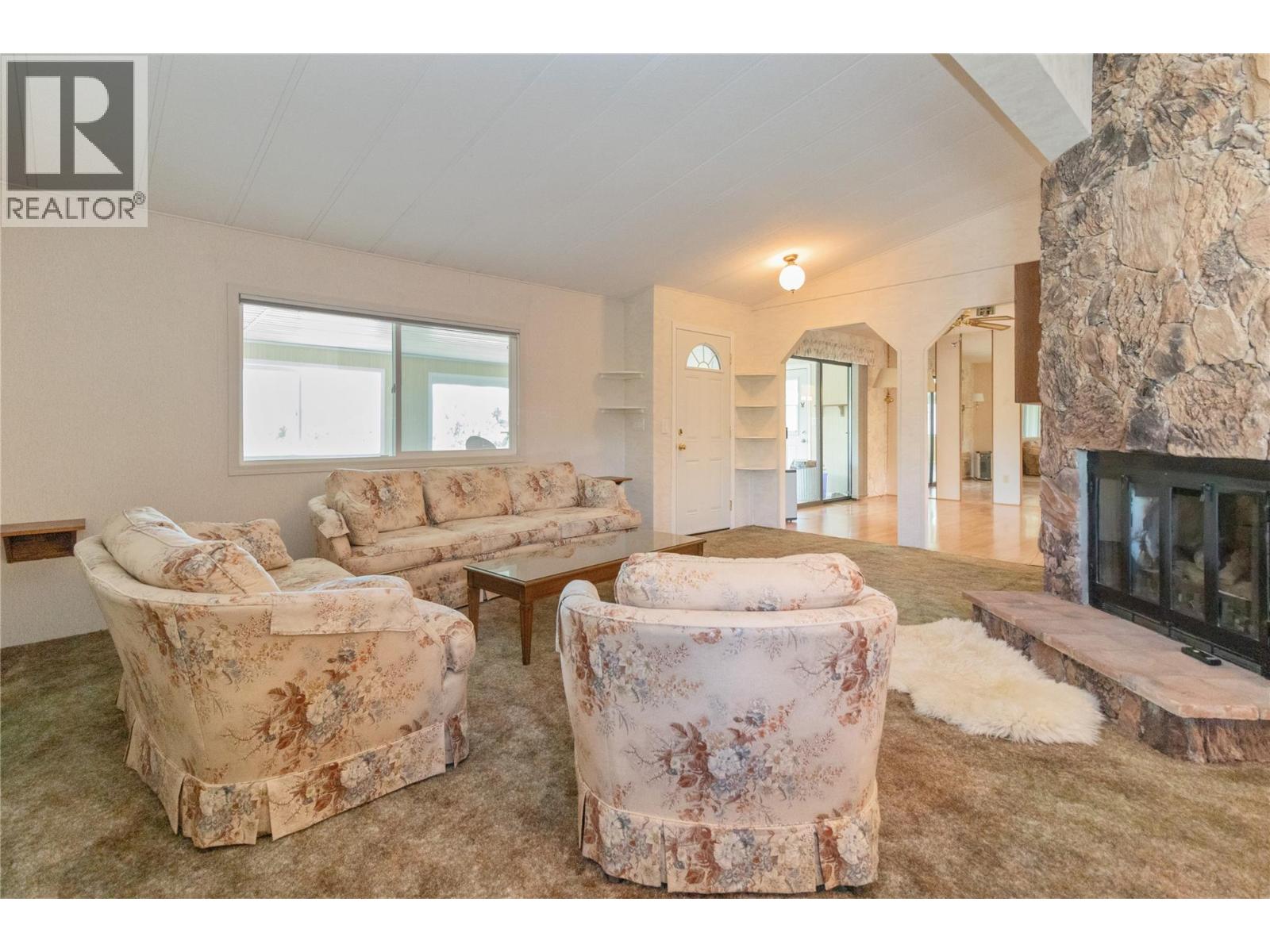 2098 Boucherie Road Unit# 44