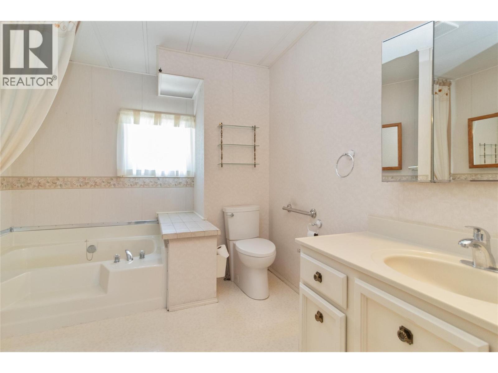 2098 Boucherie Road Unit# 44