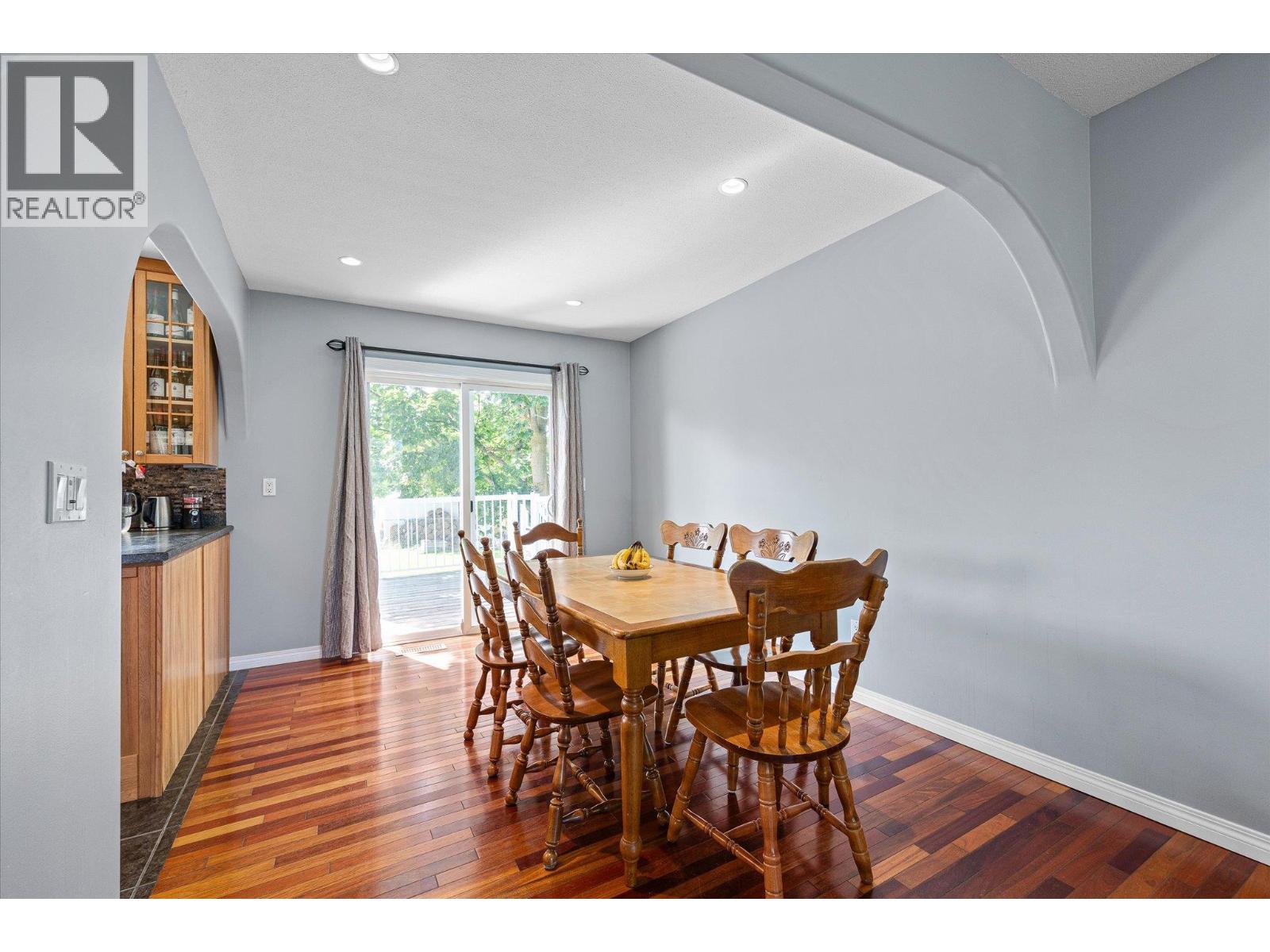 245 Holbrook Road W