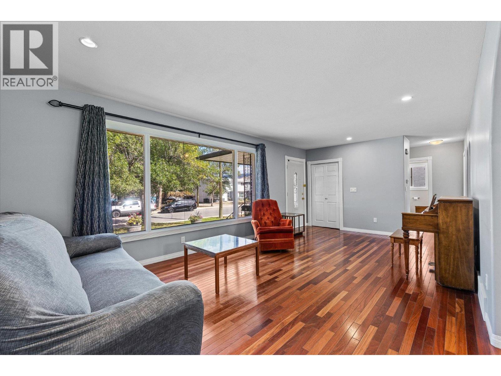 245 Holbrook Road W