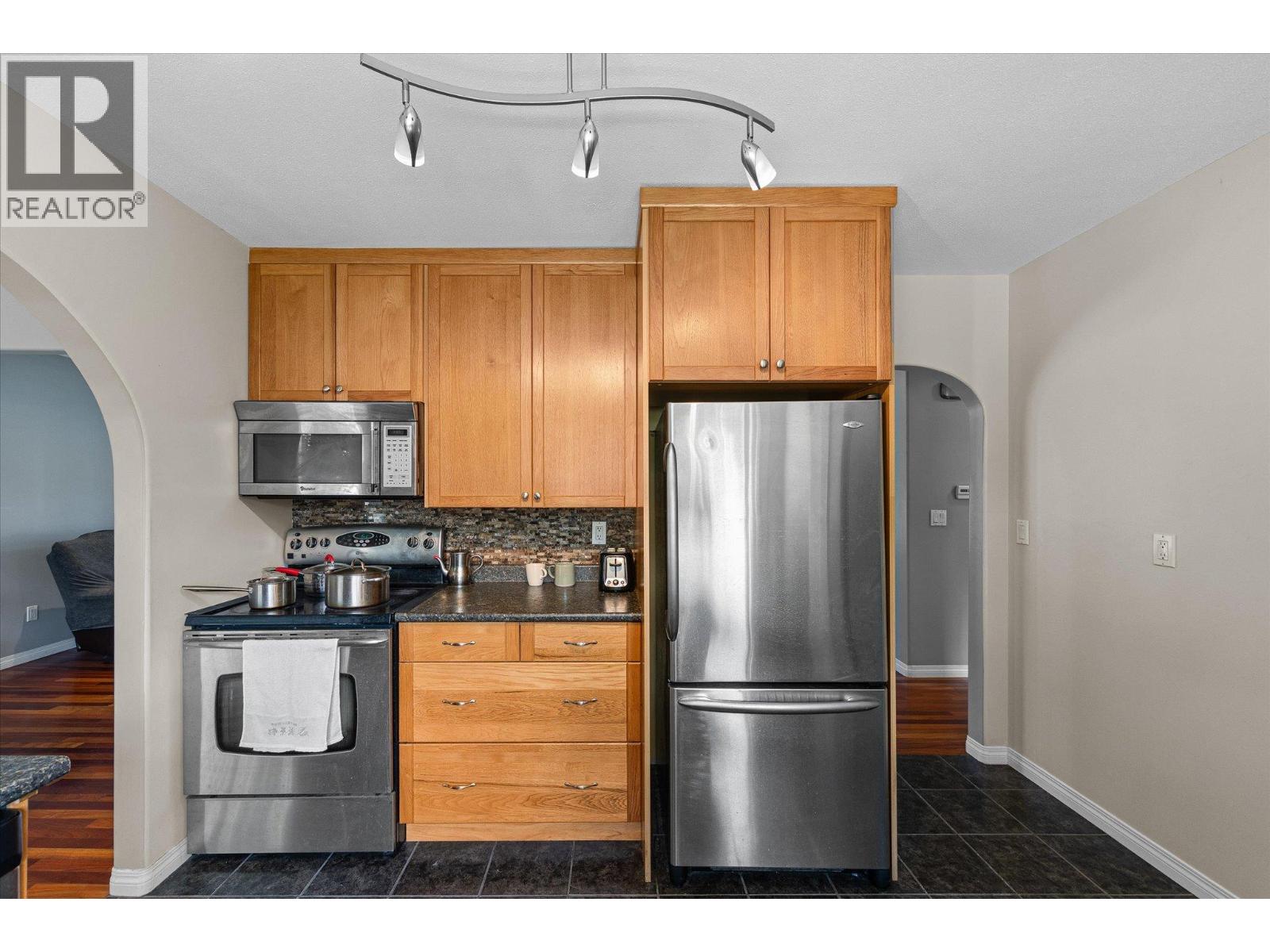 245 Holbrook Road W