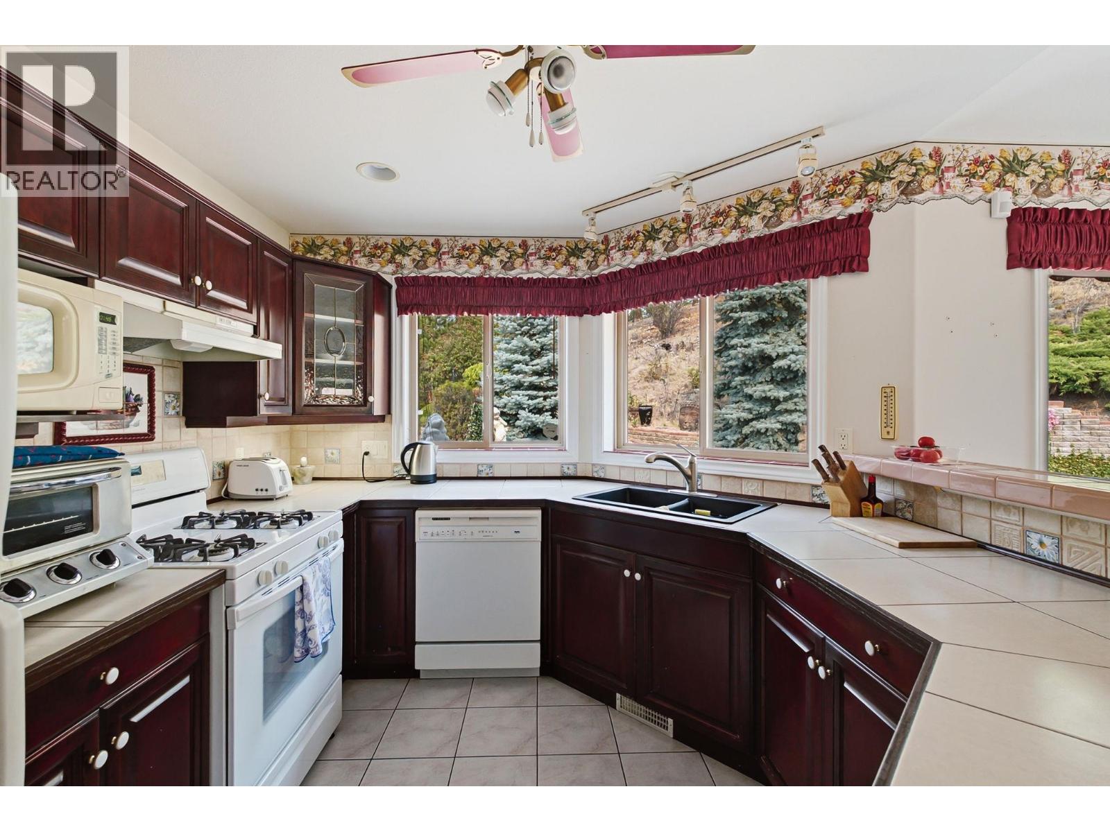 4074 Gellatly Road Unit# 156